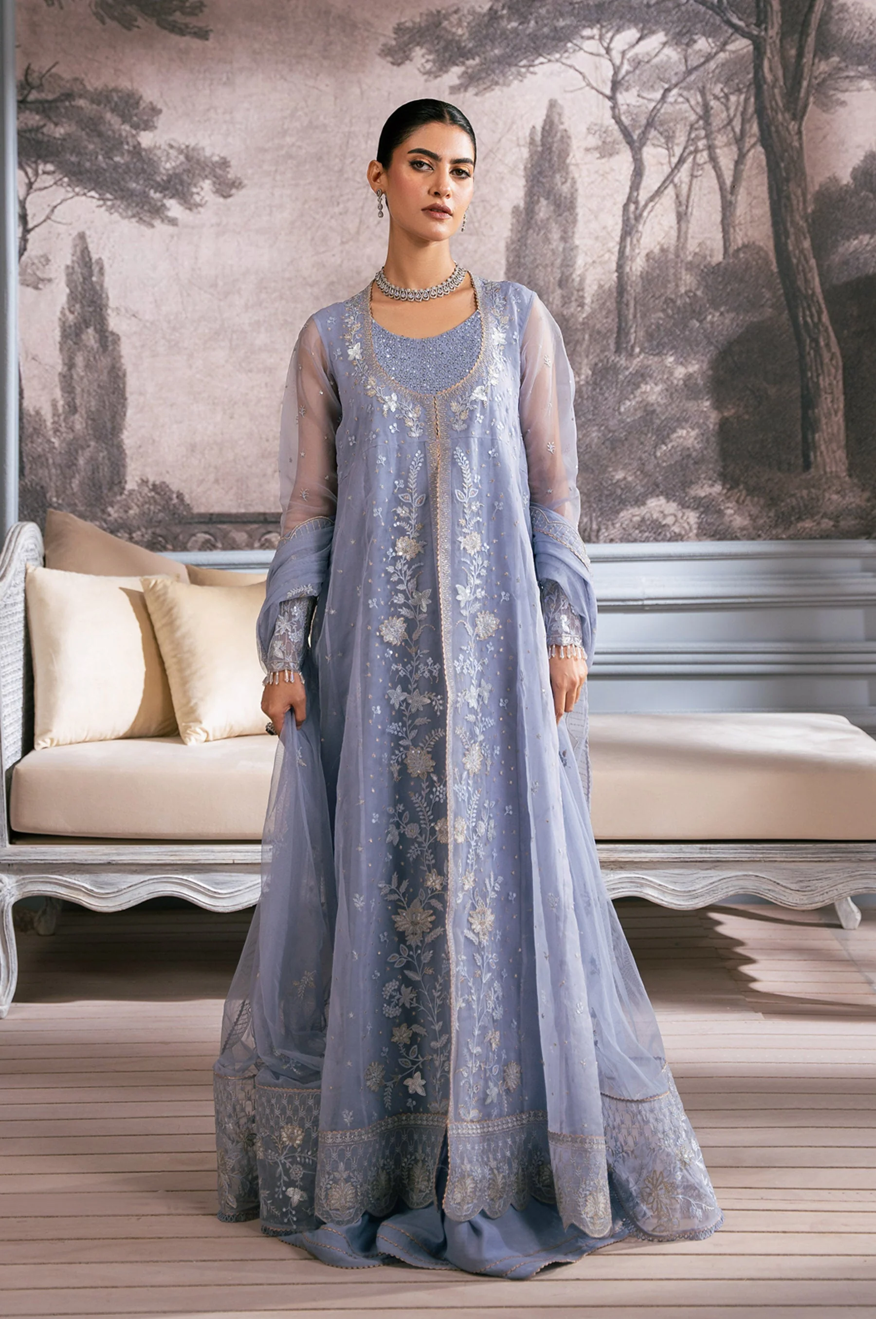 EMBROIDERED SUIT - Image 2