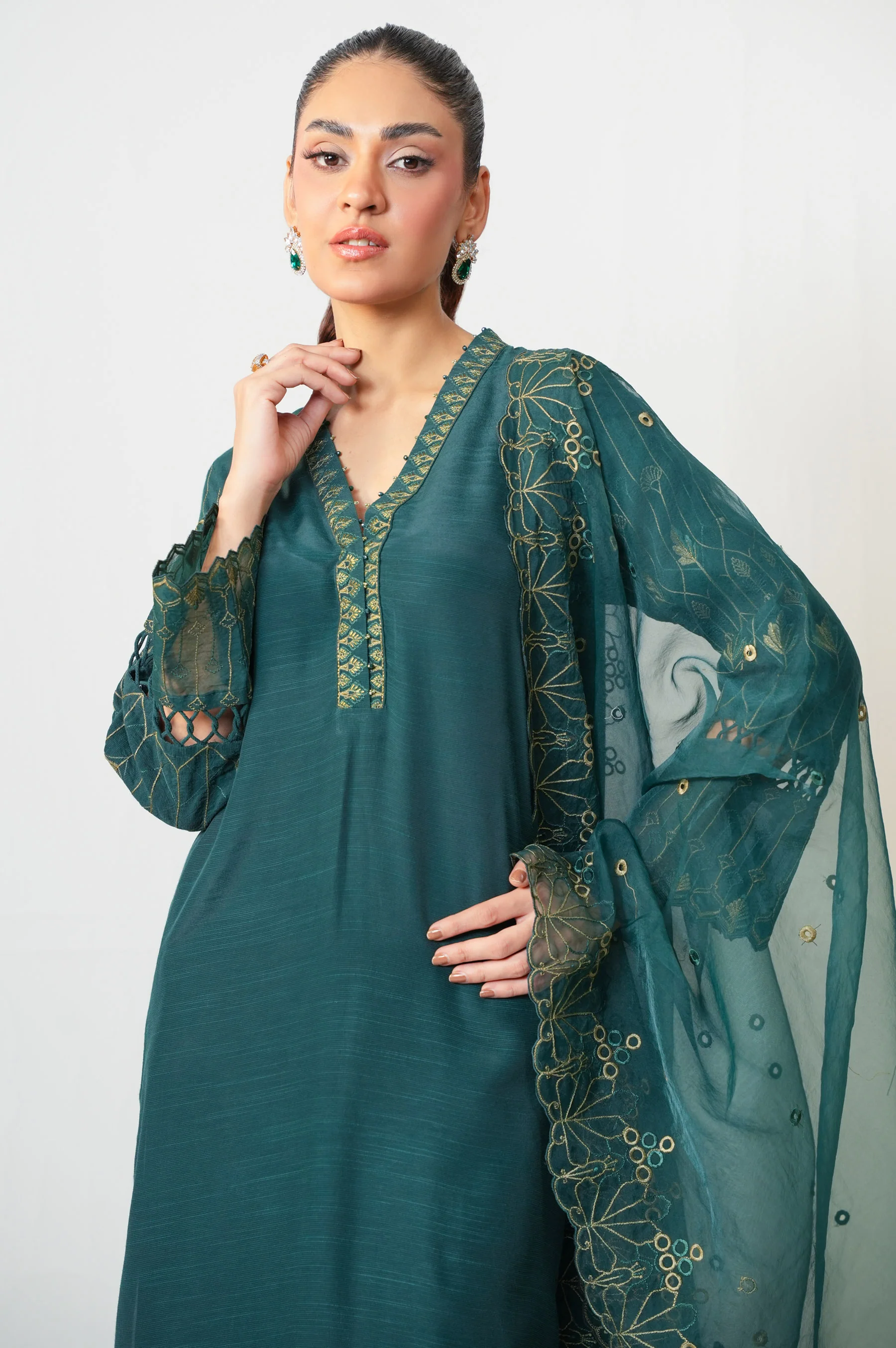 EMBROIDERED ORGANZA UNSTITCHED SHIRT BOTTOM - Image 4