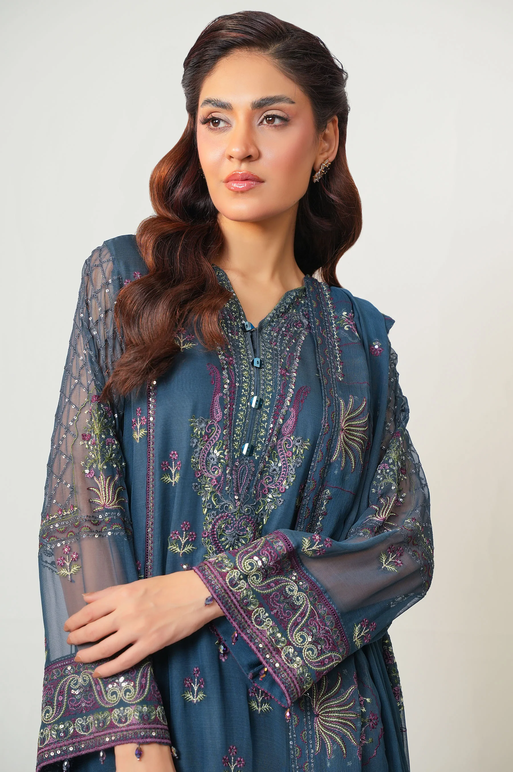 UNSTITCHED EMBROIDERED SUIT - Image 2