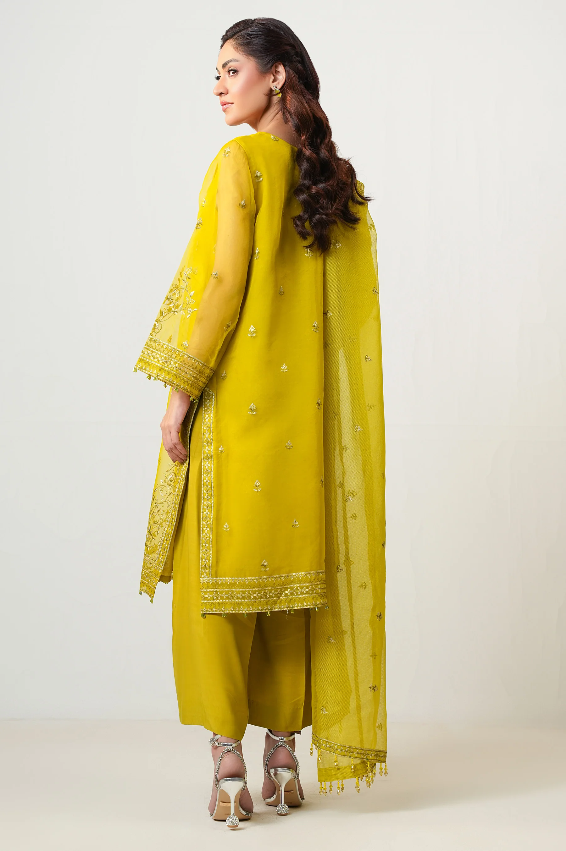 UNSTITCHED 3 PIECE EMBROIDERED SUIT - Image 4
