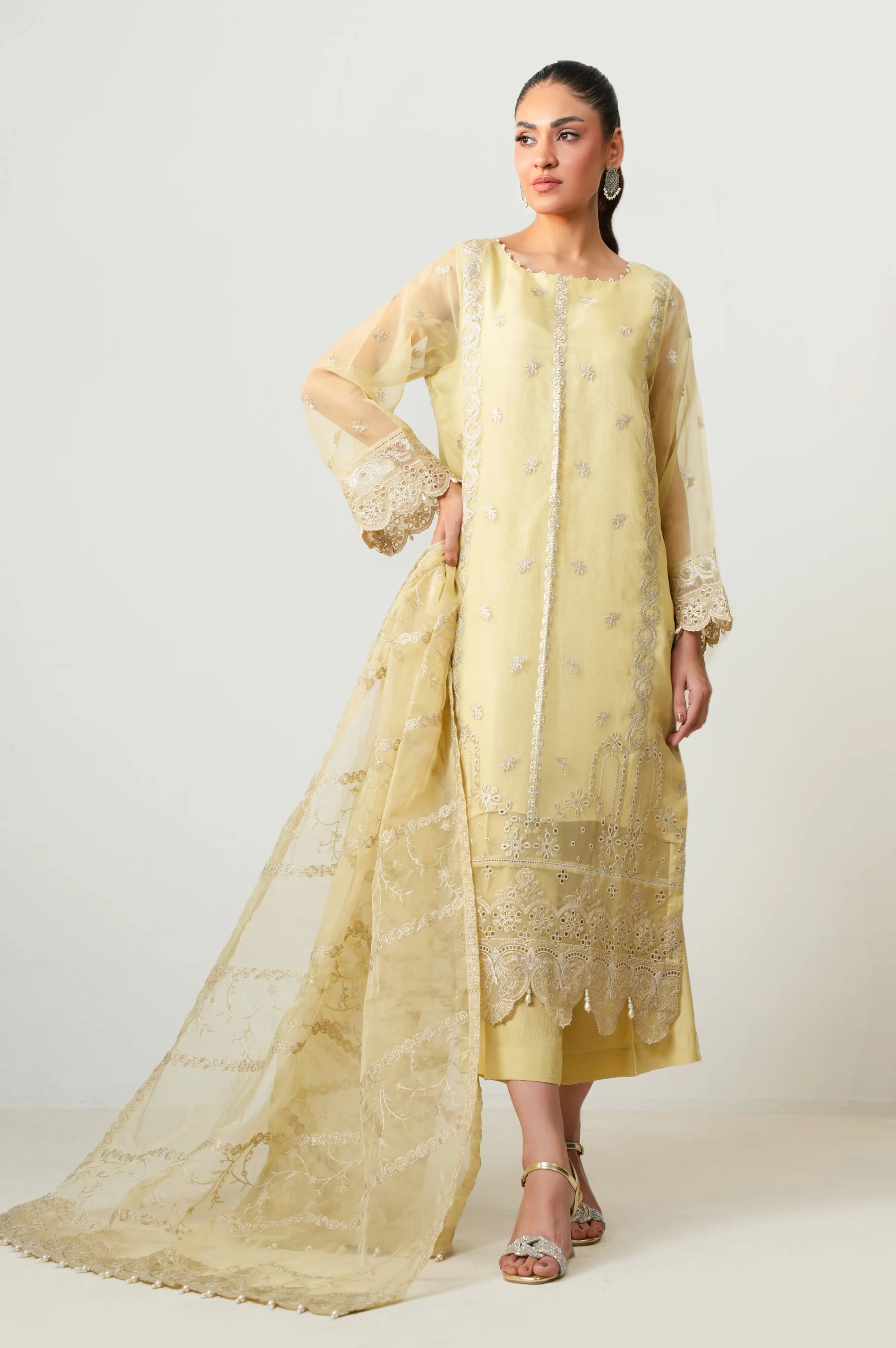 UNSTITCHED 3 PIECE EMBROIDERED SUIT - Image 5