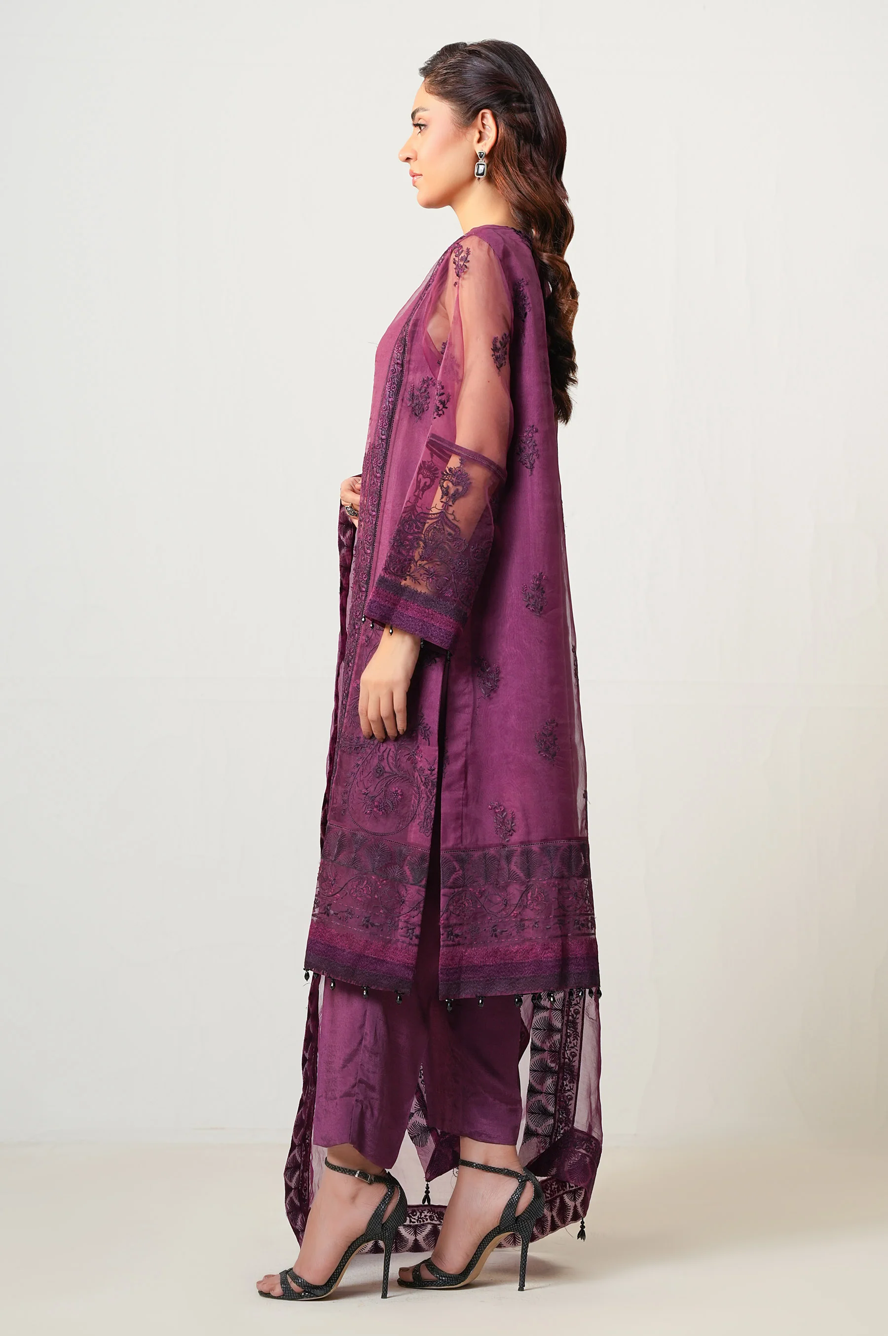 UNSTITCHED 3 PIECE EMBROIDERED SUIT - Image 3