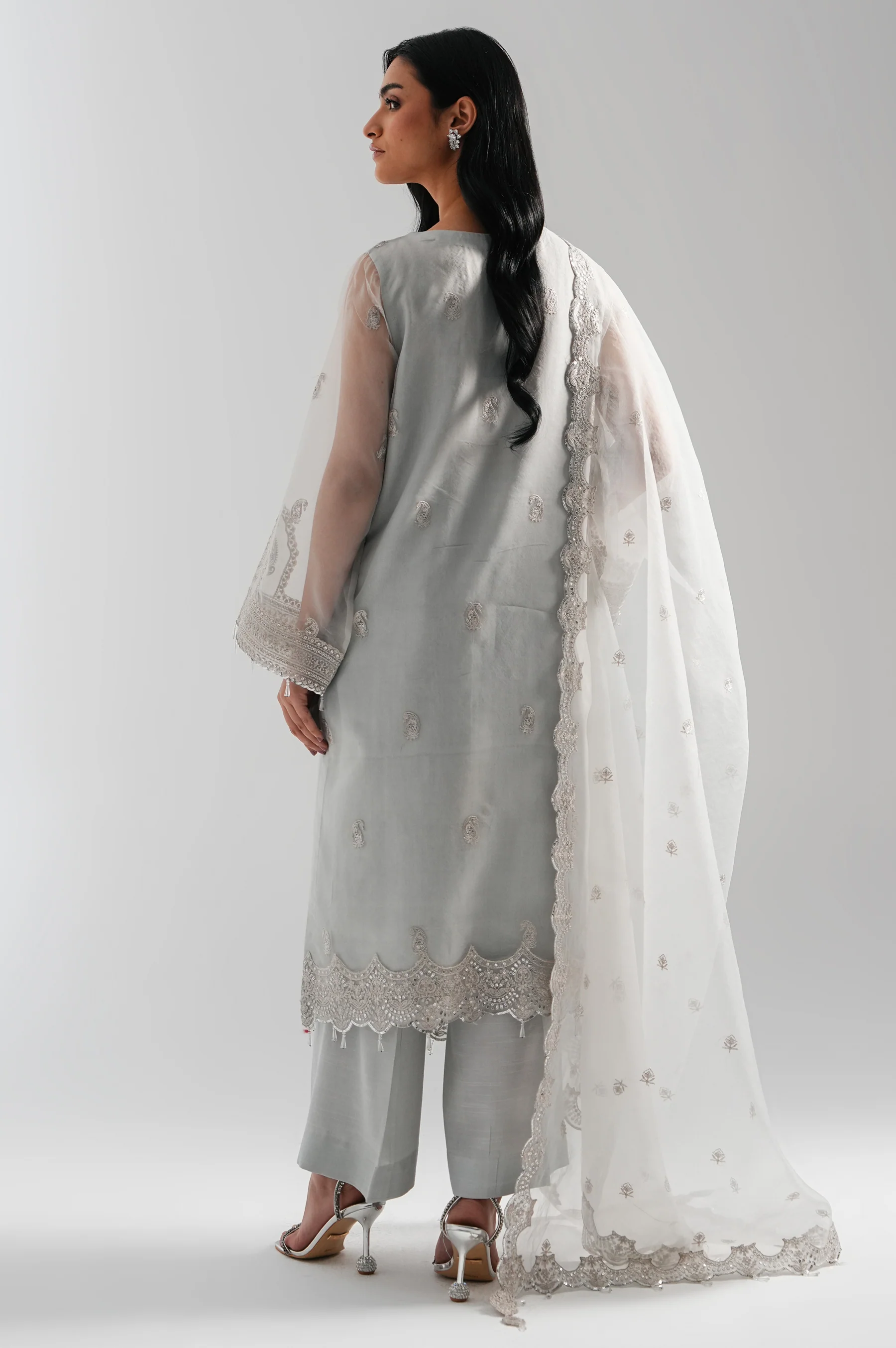 UNSTITCHED EMBROIDERED SUIT - Image 6