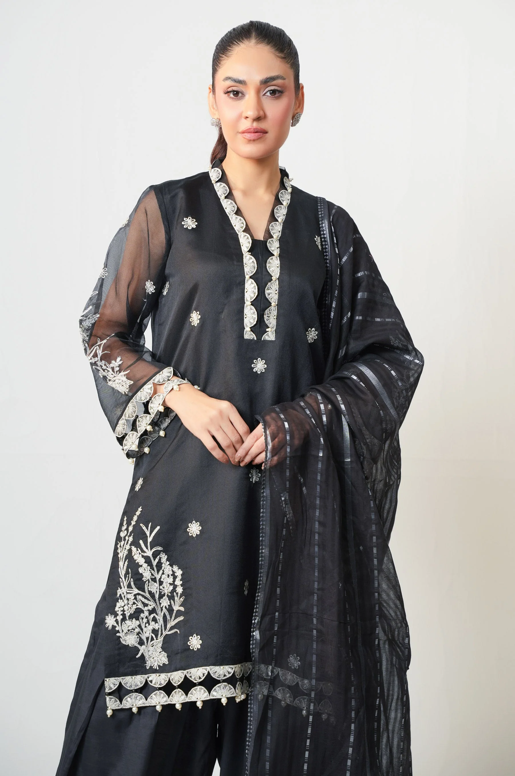 EMBROIDERED SUIT - Image 5