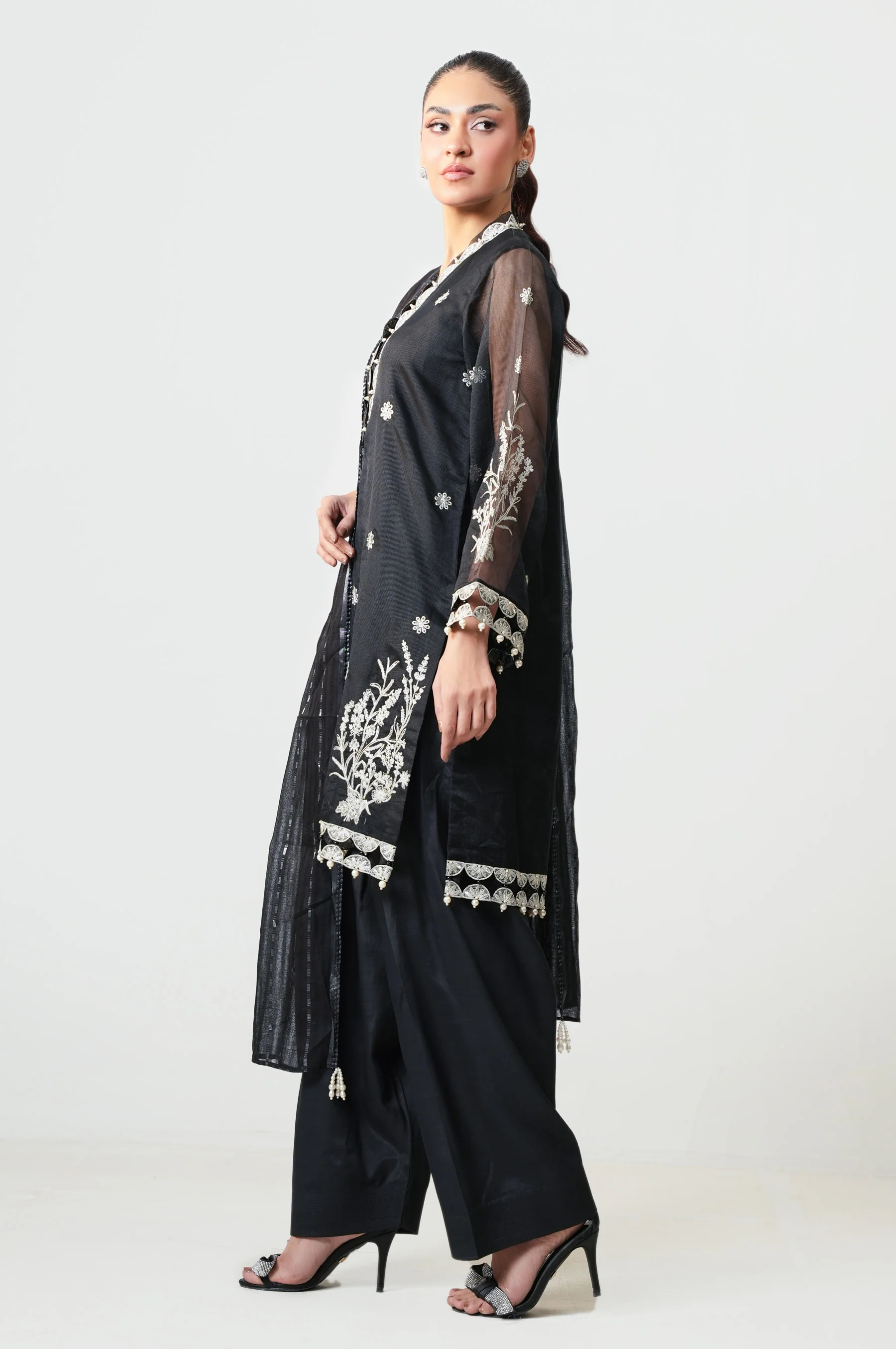 UNSTITCHED 3 PIECE EMBROIDERED SUIT - Image 3