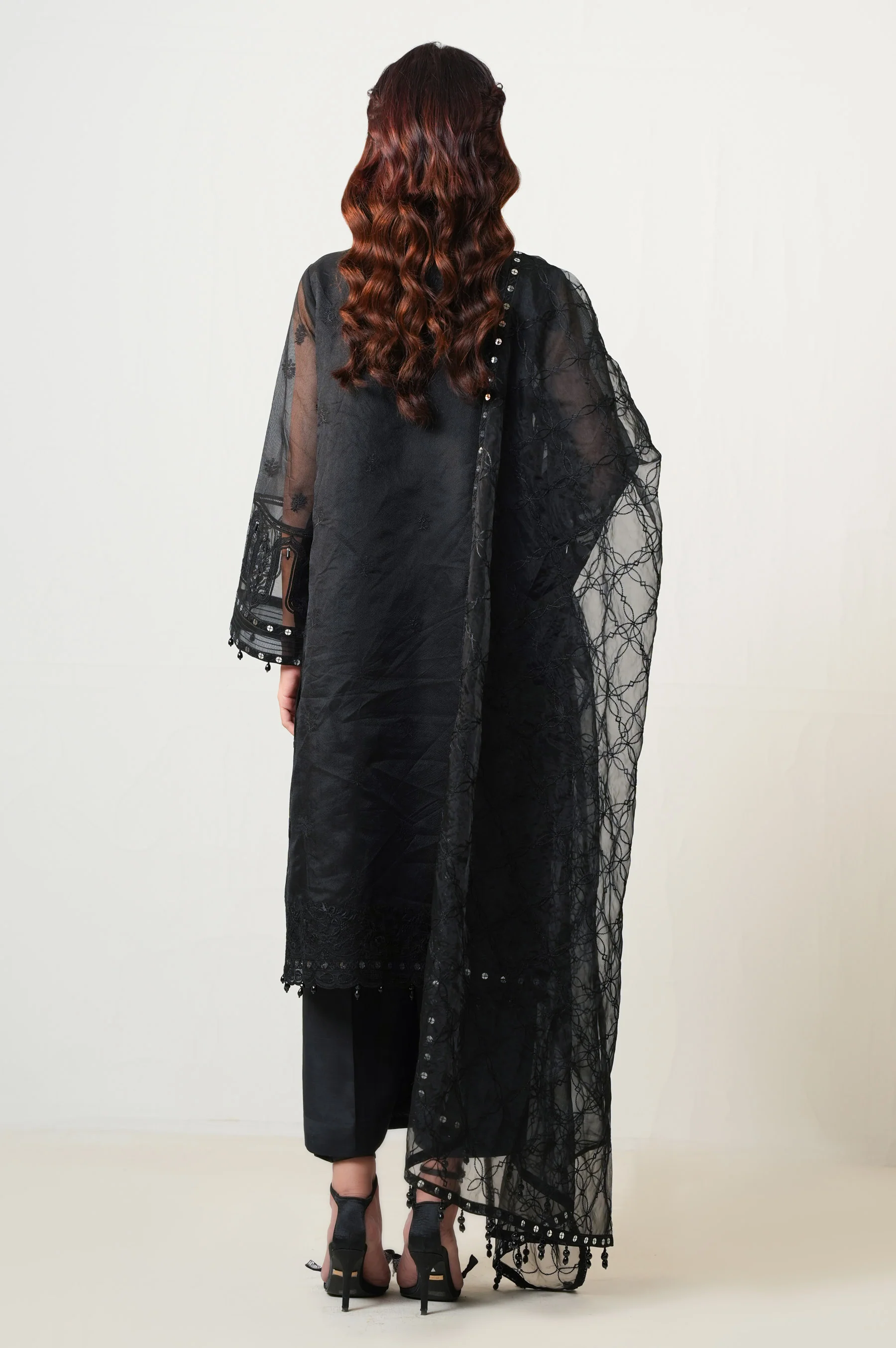 UNSTITCHED 3 PIECE EMBROIDERED SUIT - Image 4