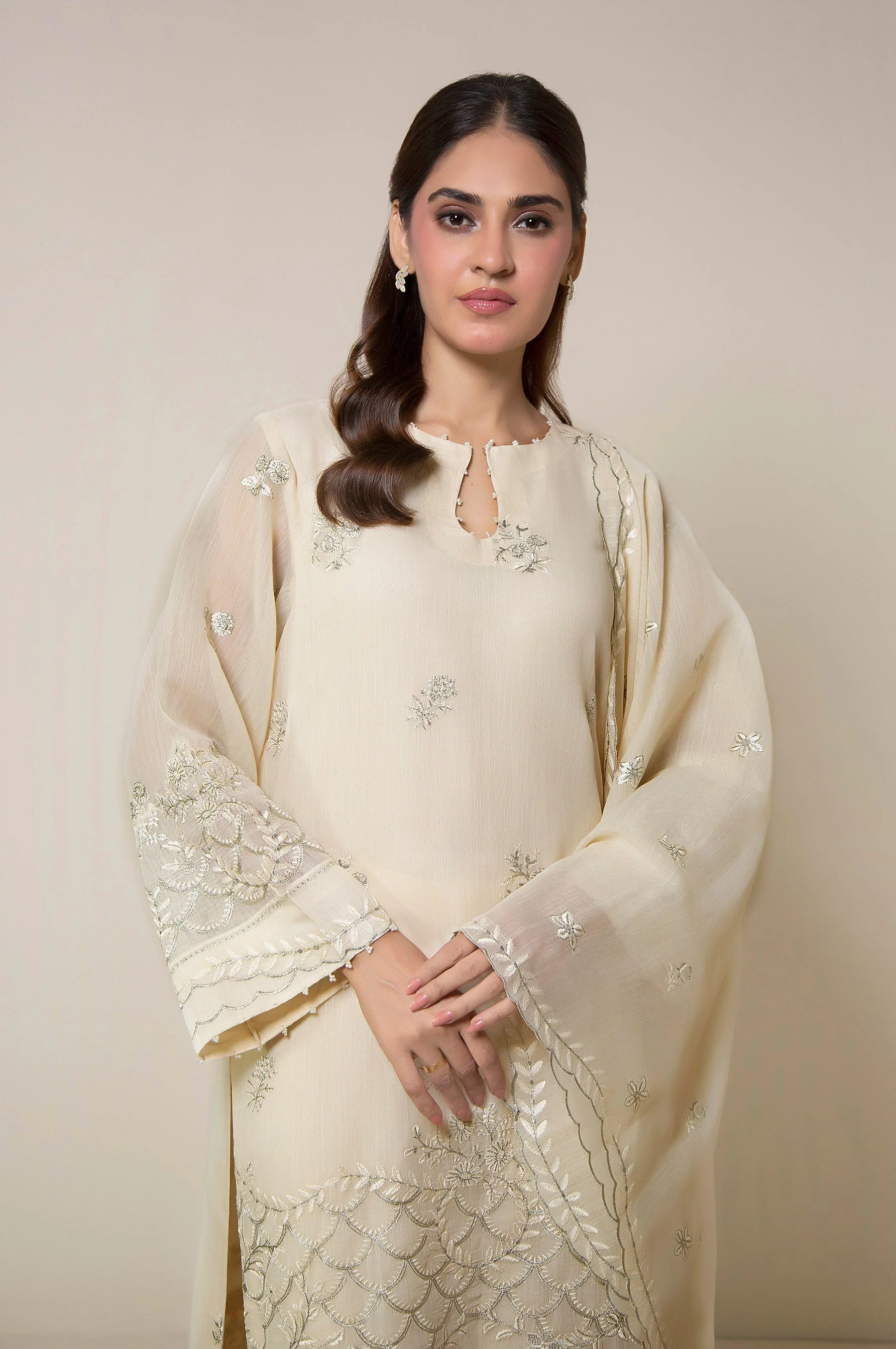 EMBROIDERED SUIT - Image 3
