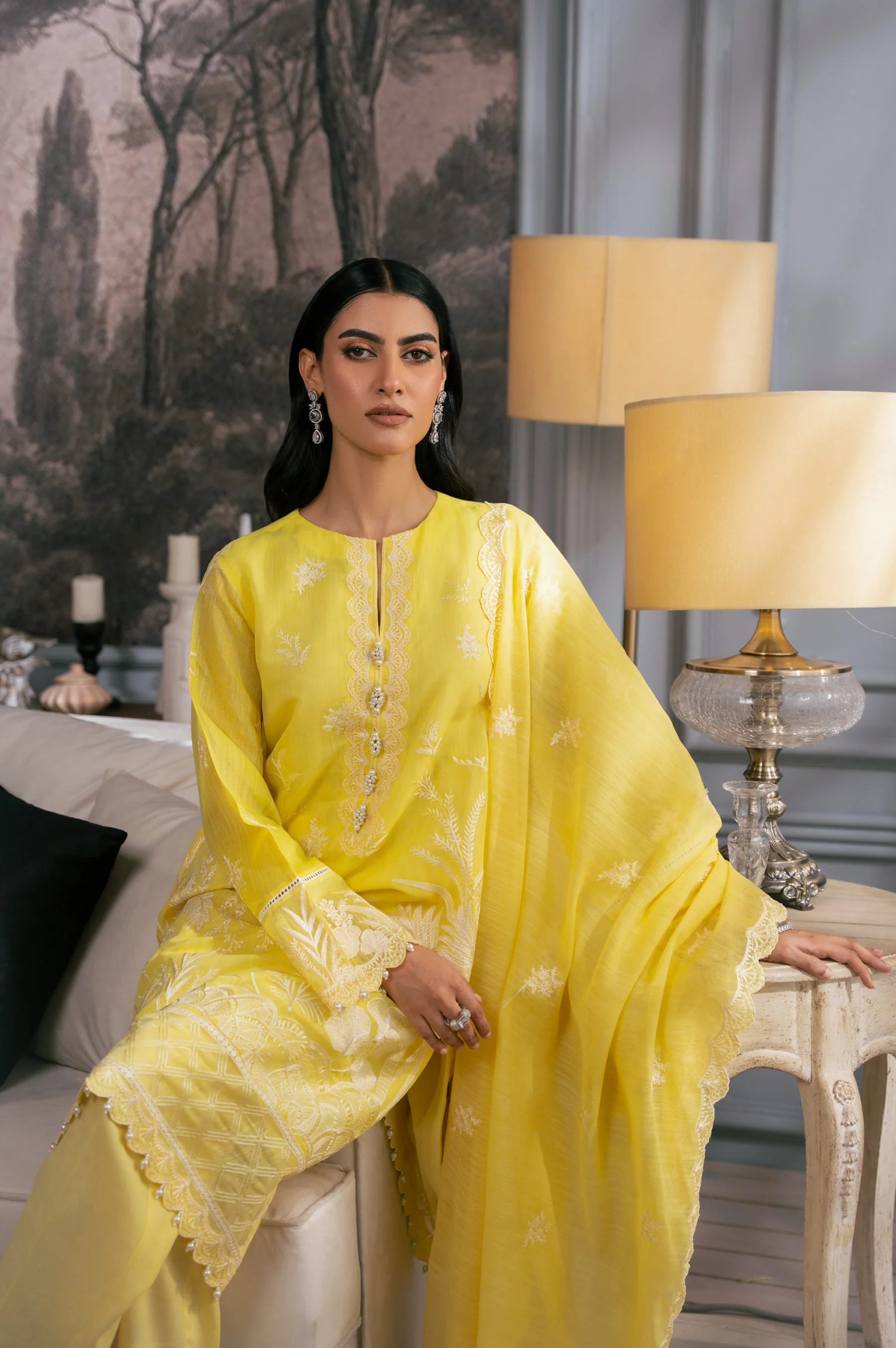 UNSTITCHED EMBROIDERED SUIT - Image 4