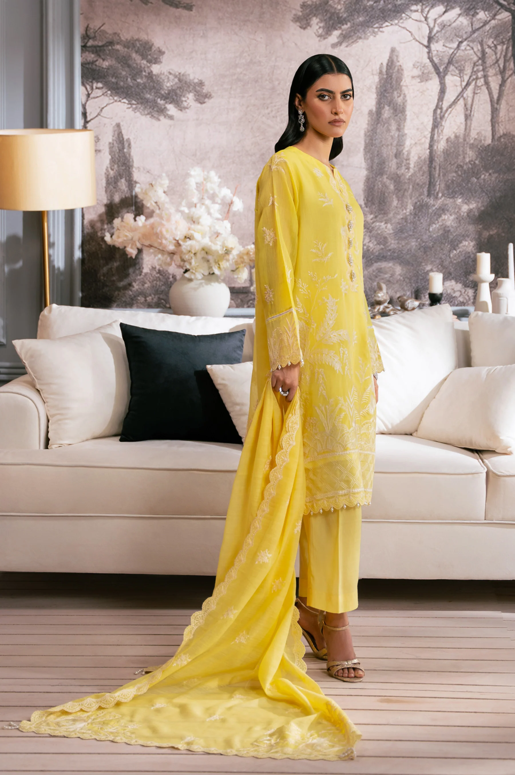 UNSTITCHED EMBROIDERED SUIT - Image 5