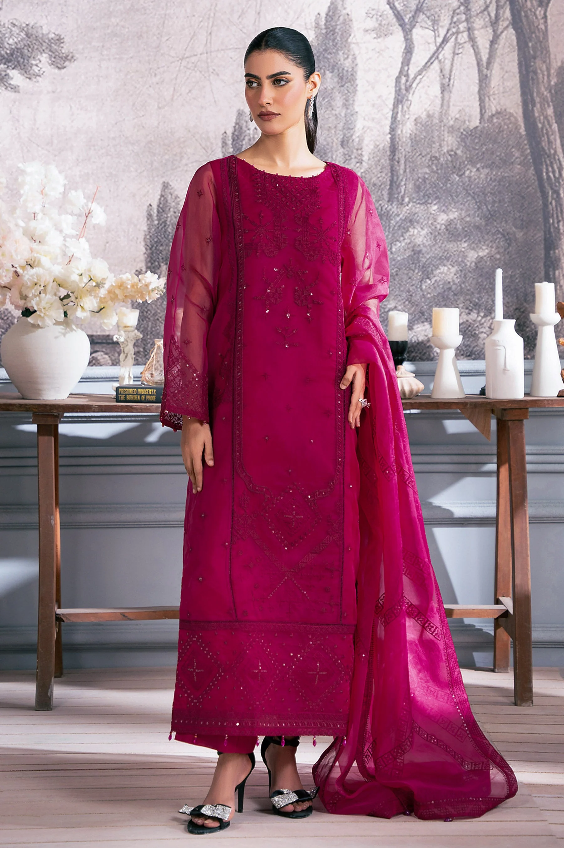 EMBROIDERED SUIT - Image 2