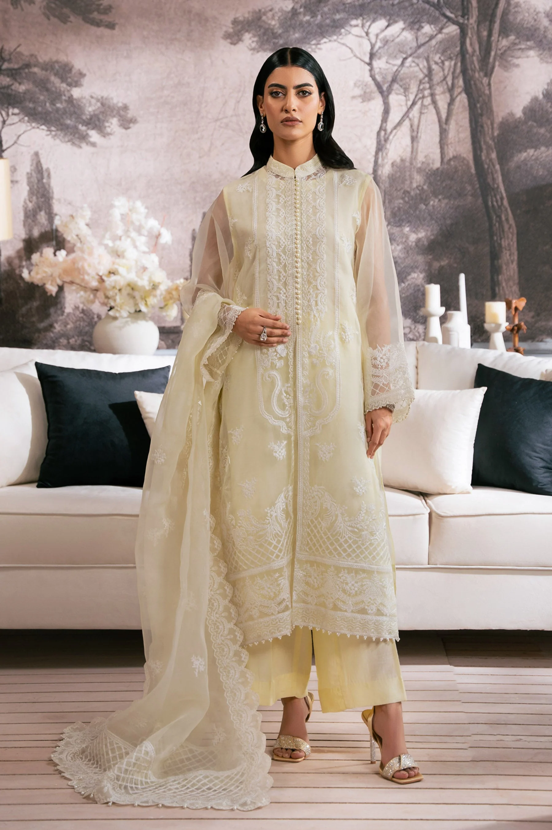 EMBROIDERED SUIT - Image 4