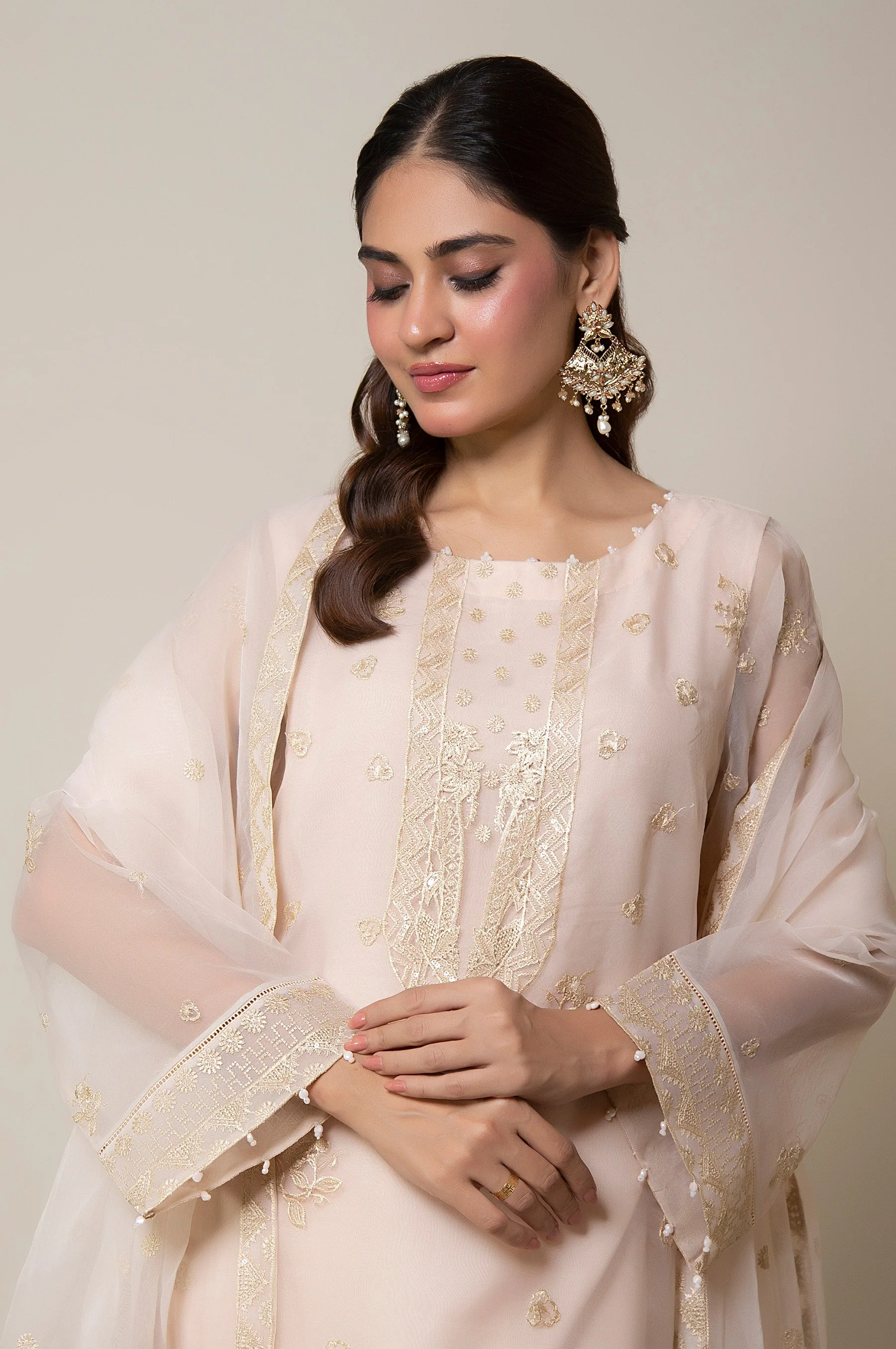 UNSTITCHED EMBROIDERED SUIT - Image 2