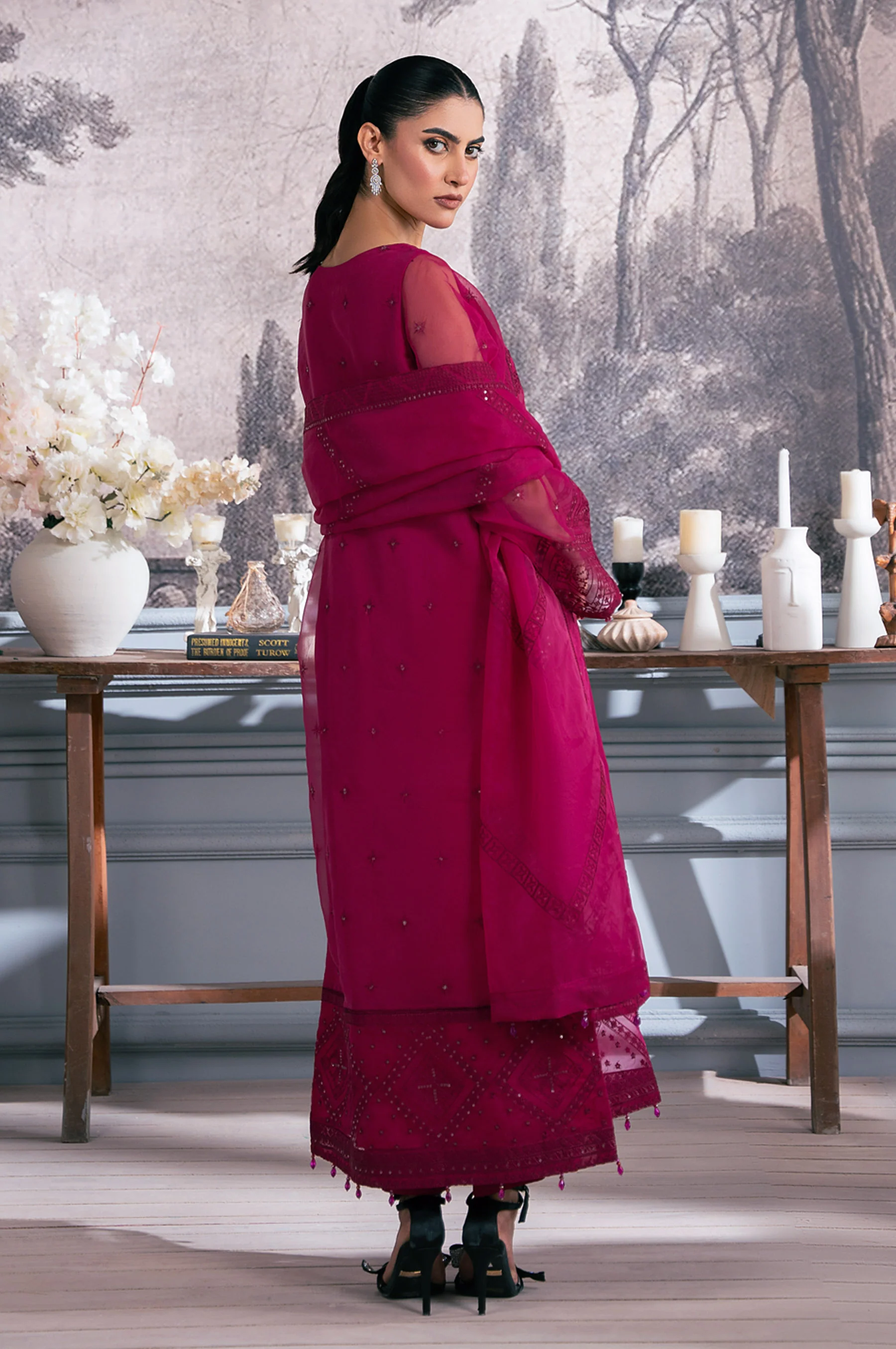 UNSTITCHED EMBROIDERED SUIT - Image 6