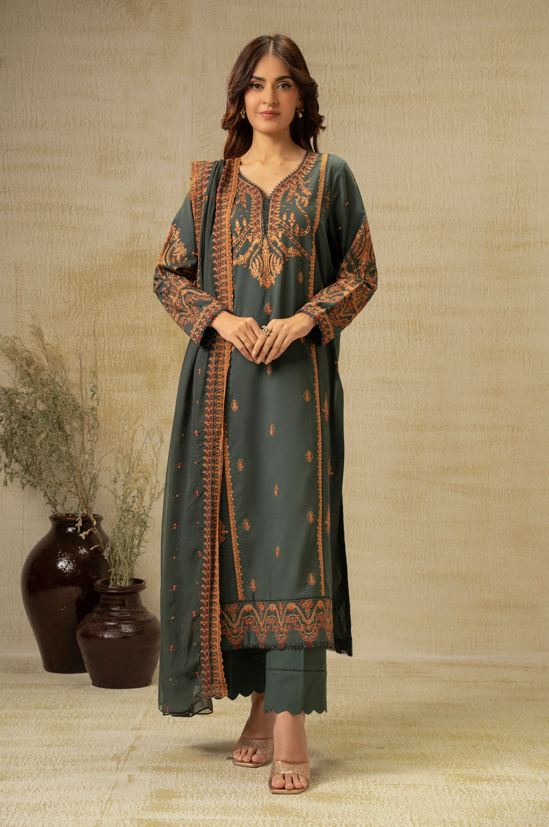 UNSTITCHED DYED EMBROIDERED SUIT