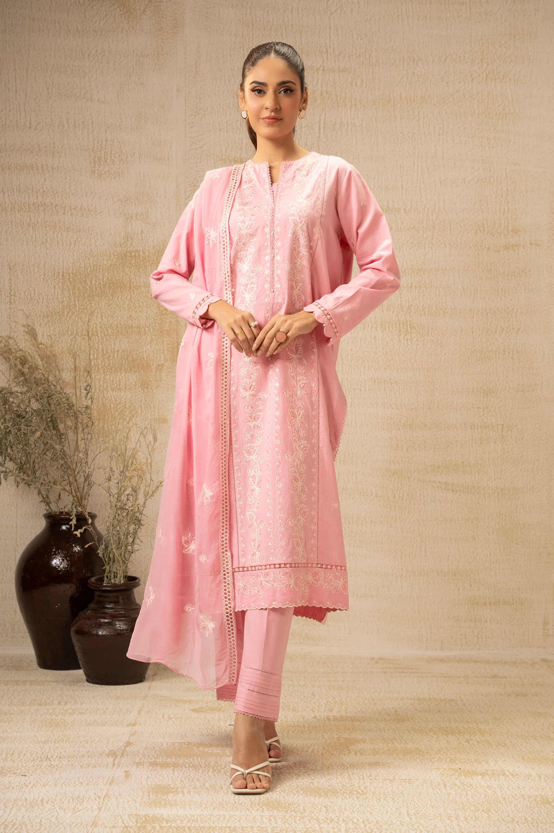 UNSTITCHED EMBROIDERED SUIT - Image 3
