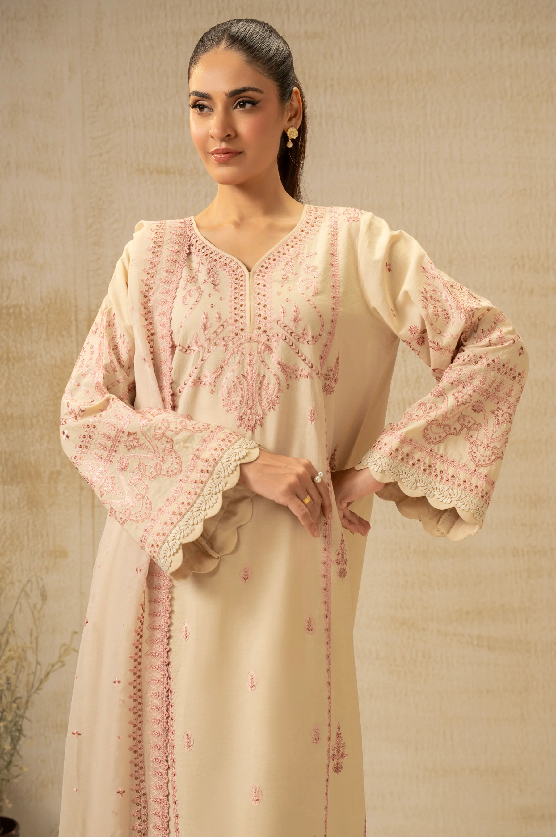 UNSTITCHED DYED EMBROIDERED SUIT - Image 7