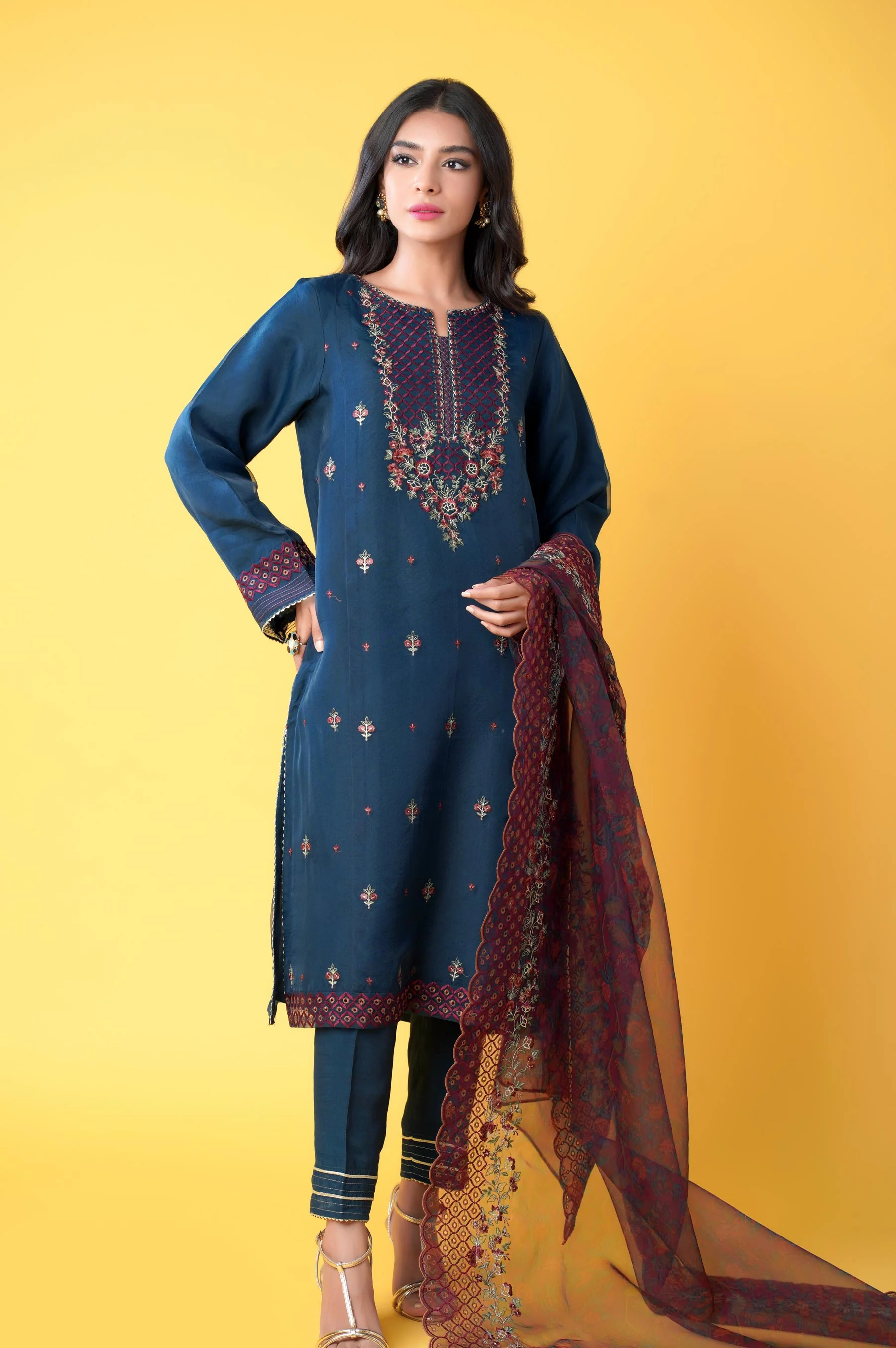 3 Pieces Unstitched Embroidered Organza Suit - Image 3