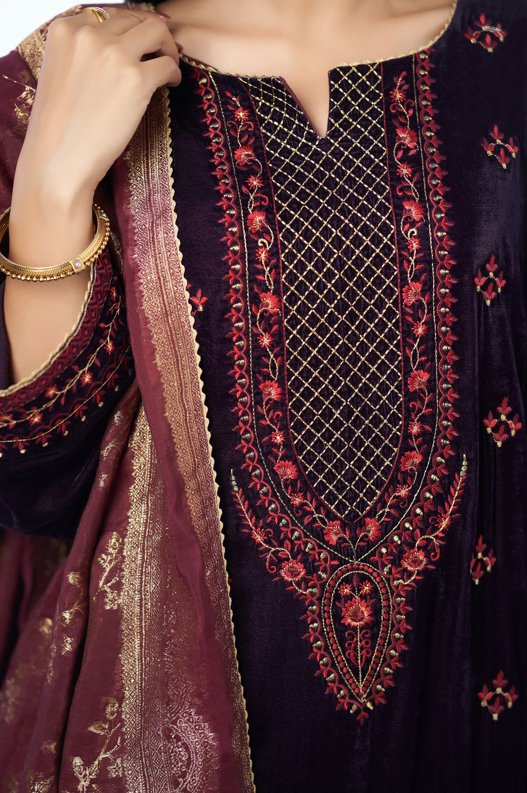 3 piece Unstitched Velvet Suit - Image 5