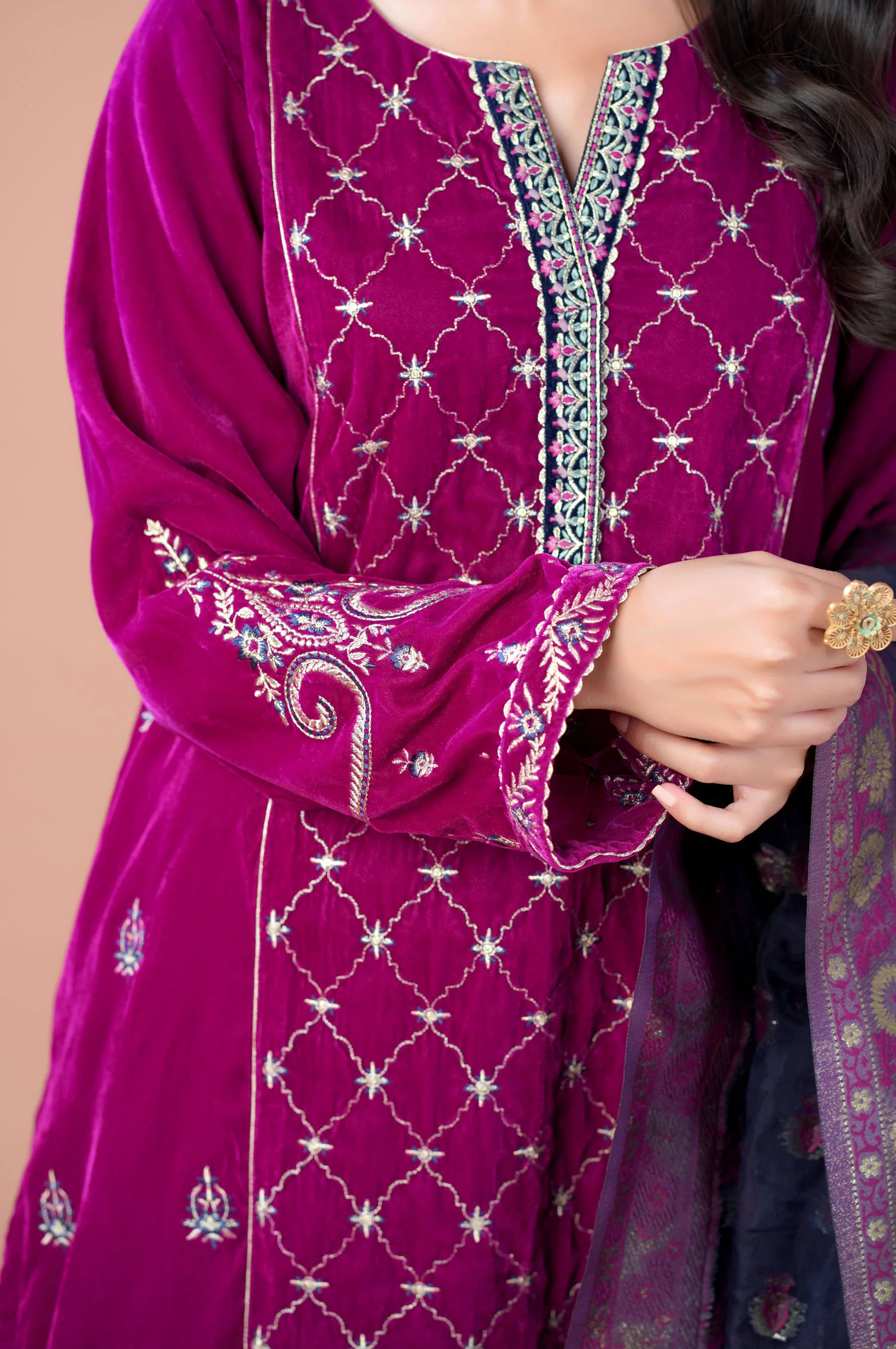 3 Pieces Unstitched Embroidered Velvet Suit - Image 5