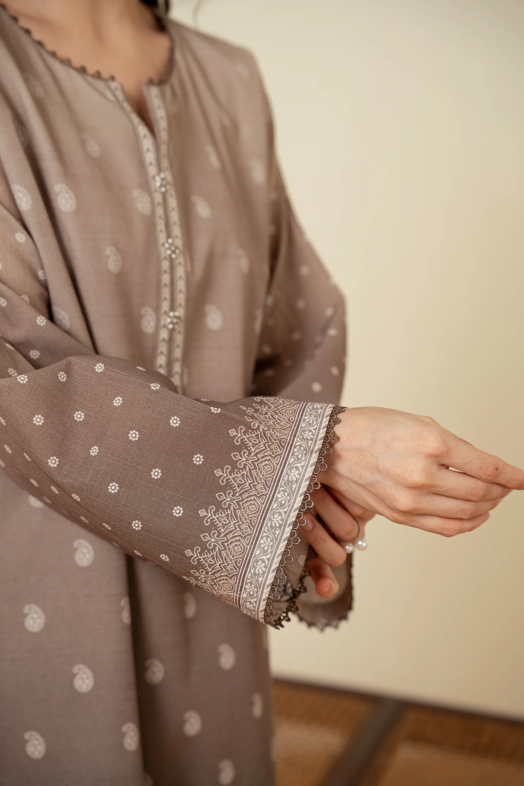 UNSTITCHED PRINTED SUIT - Image 2