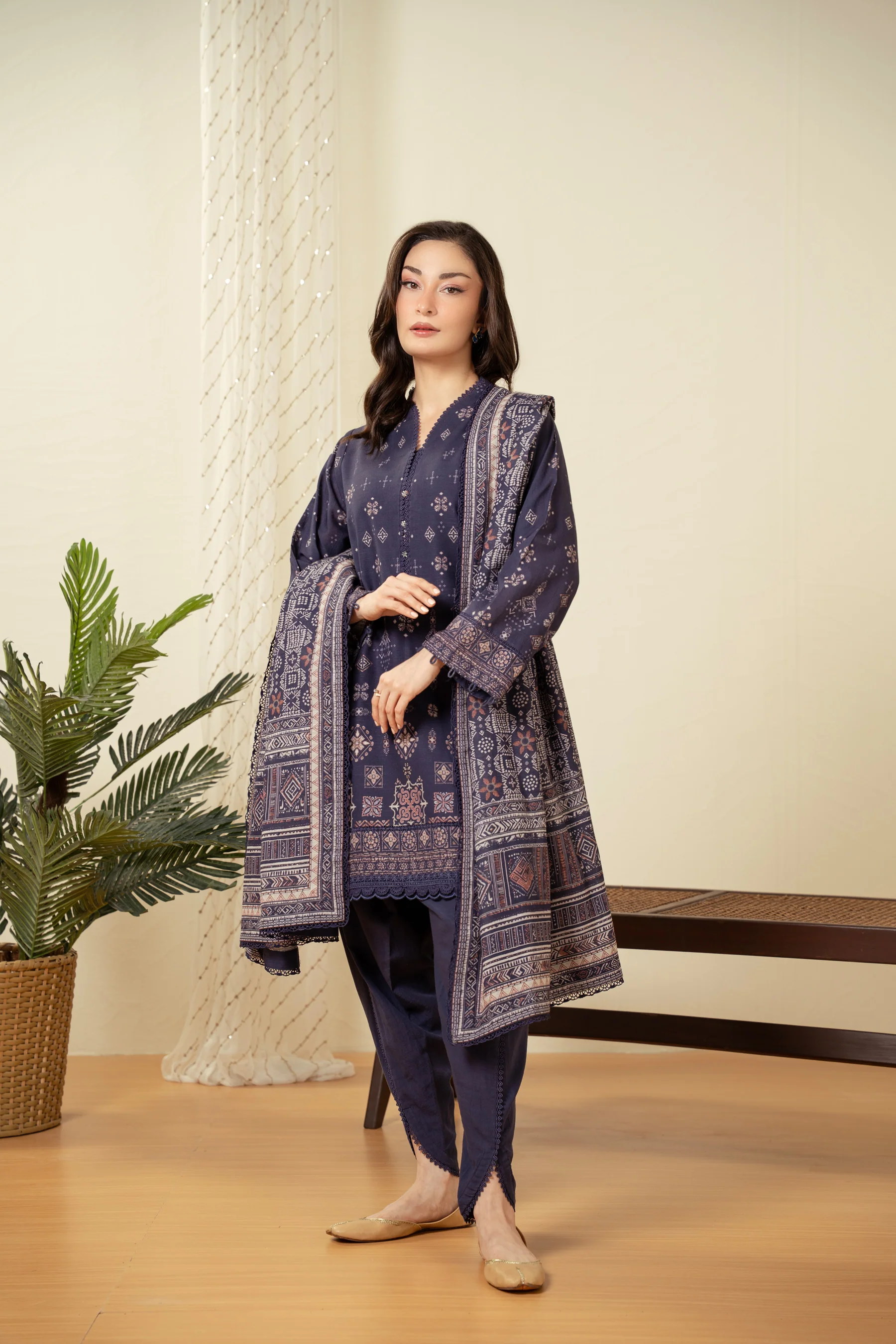 UNSTITCHED PRINTED SUIT - Image 5