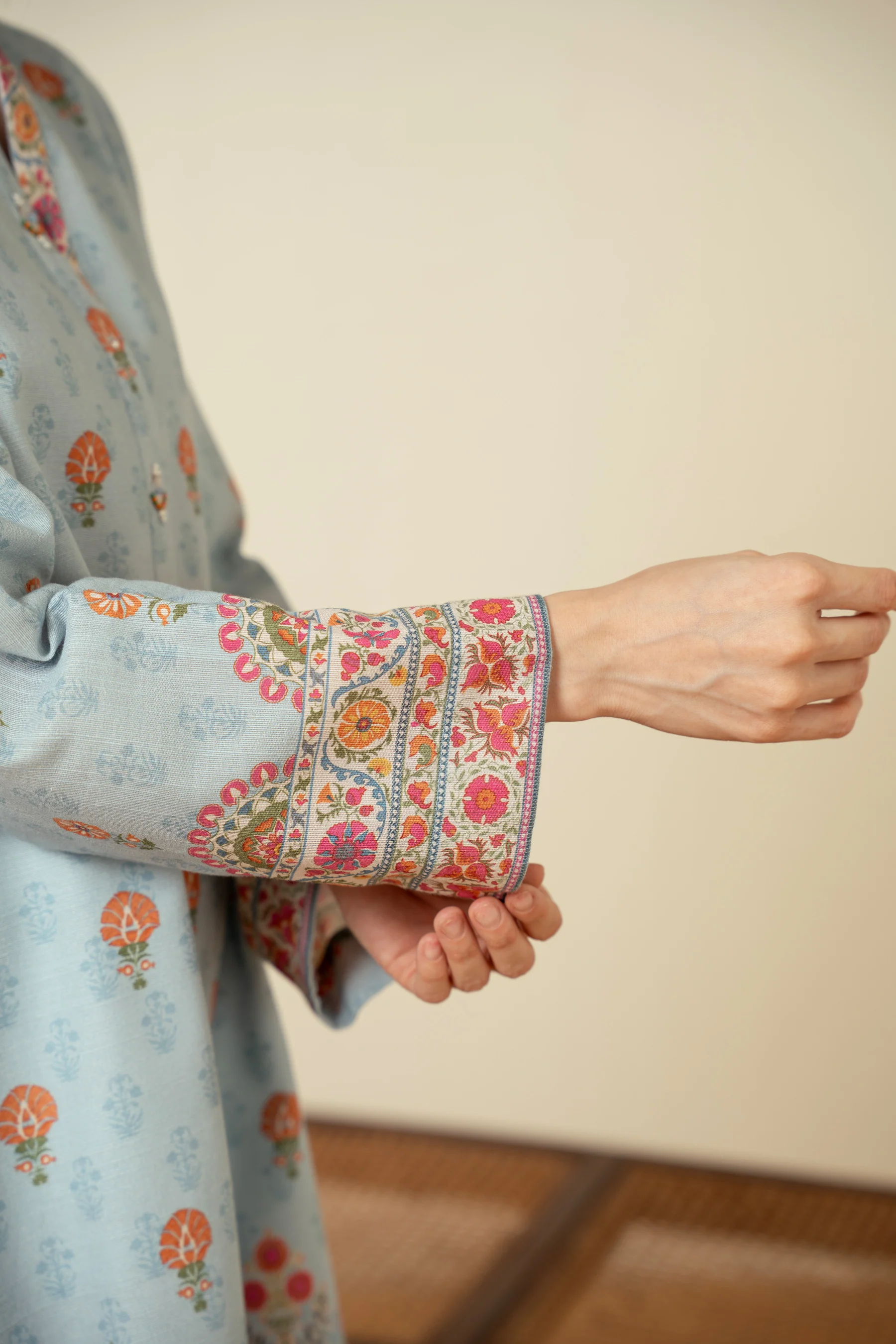 UNSTITCHED PRINTED SUIT - Image 6