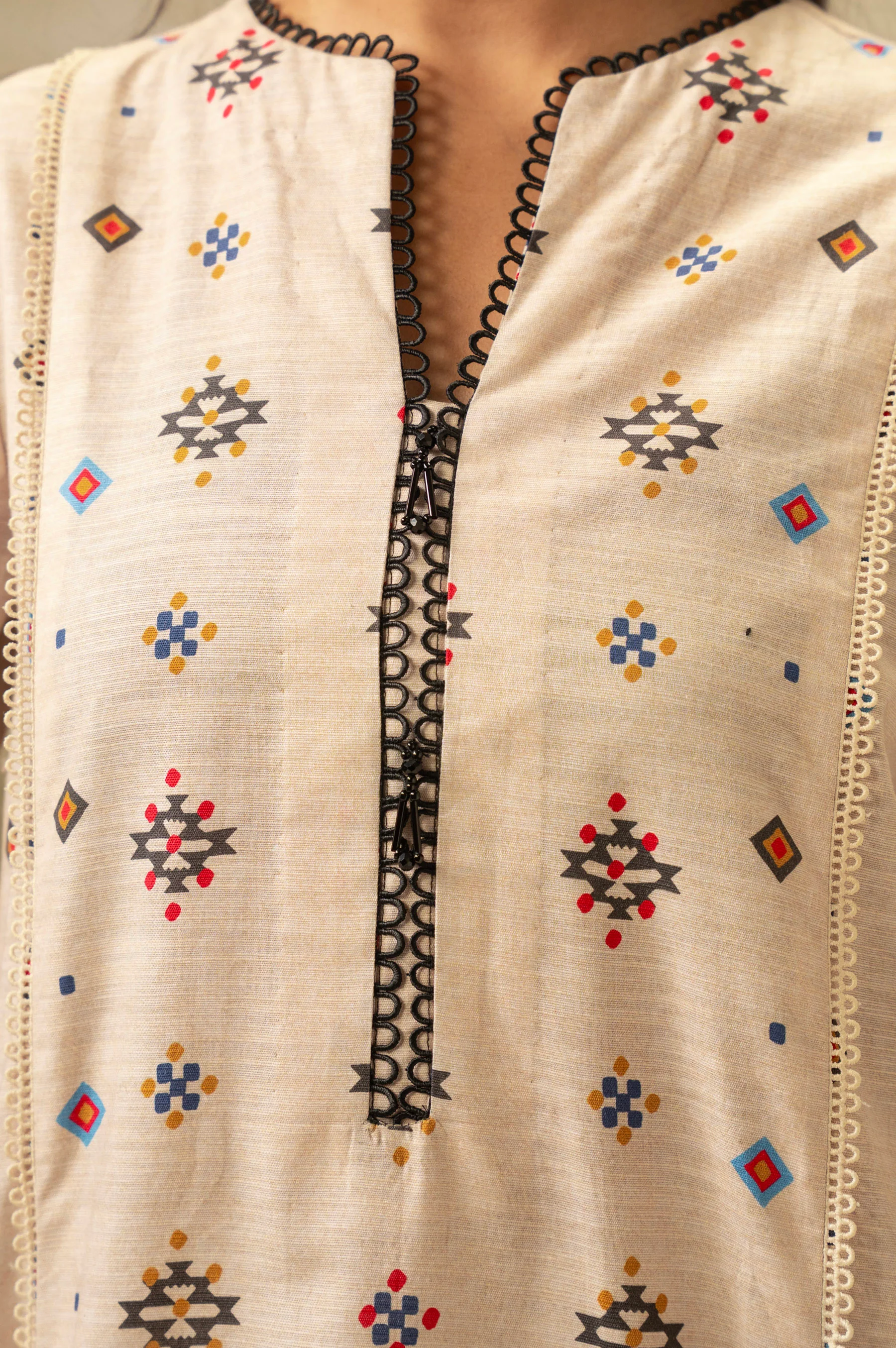 UNSTITCHED DIGITAL PRINTED SUIT - Image 3