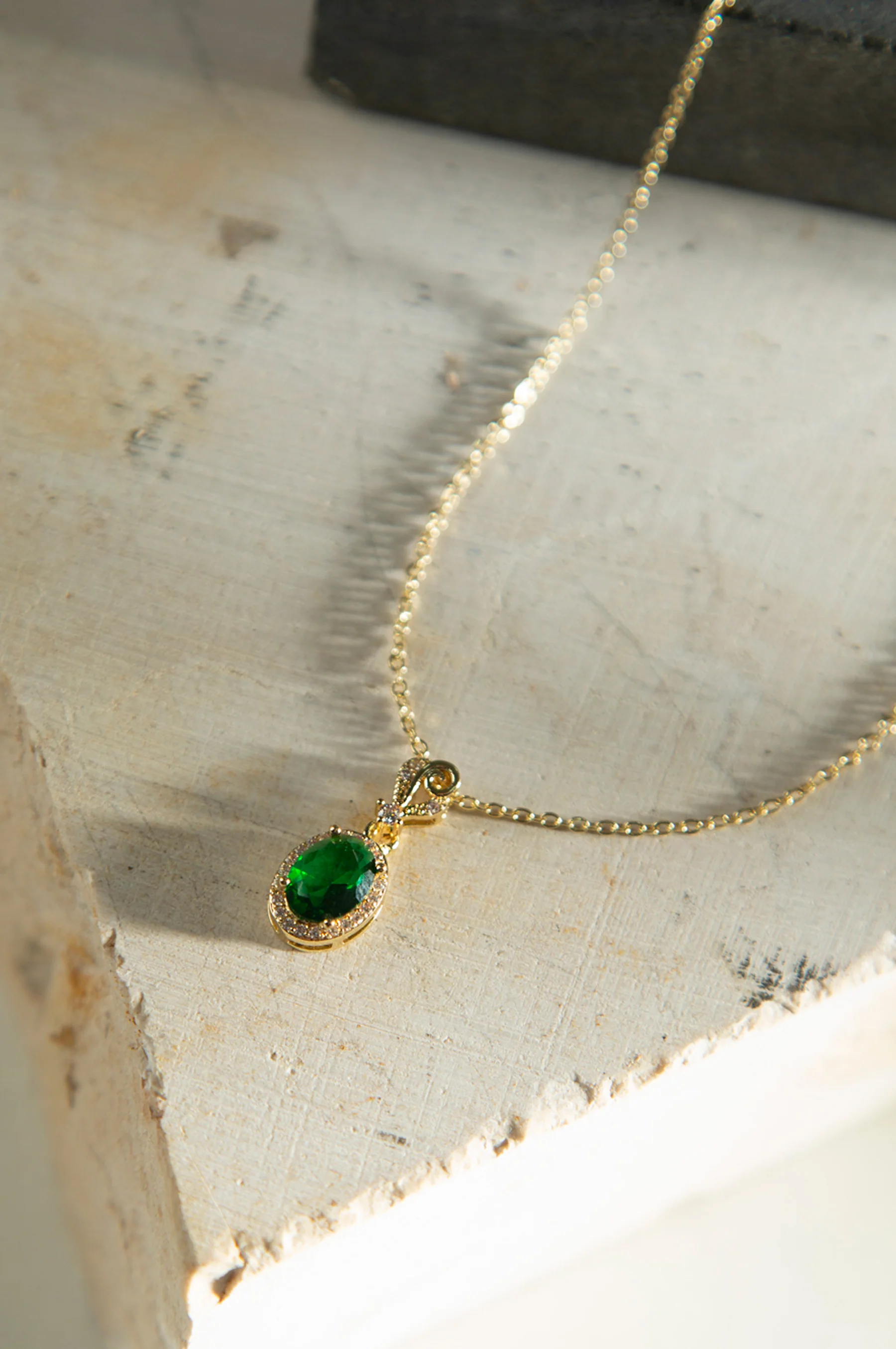 Big Stone Pendant Necklace