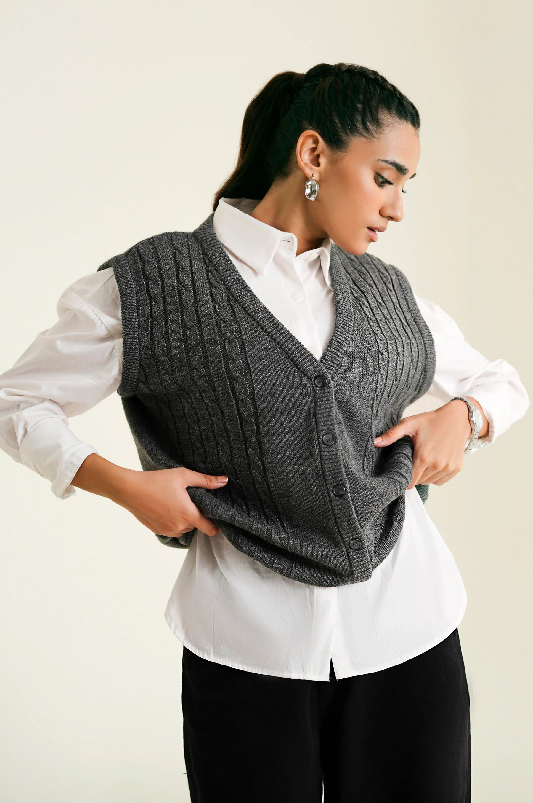 Button Down Sweater Sleeve Less - Image 2