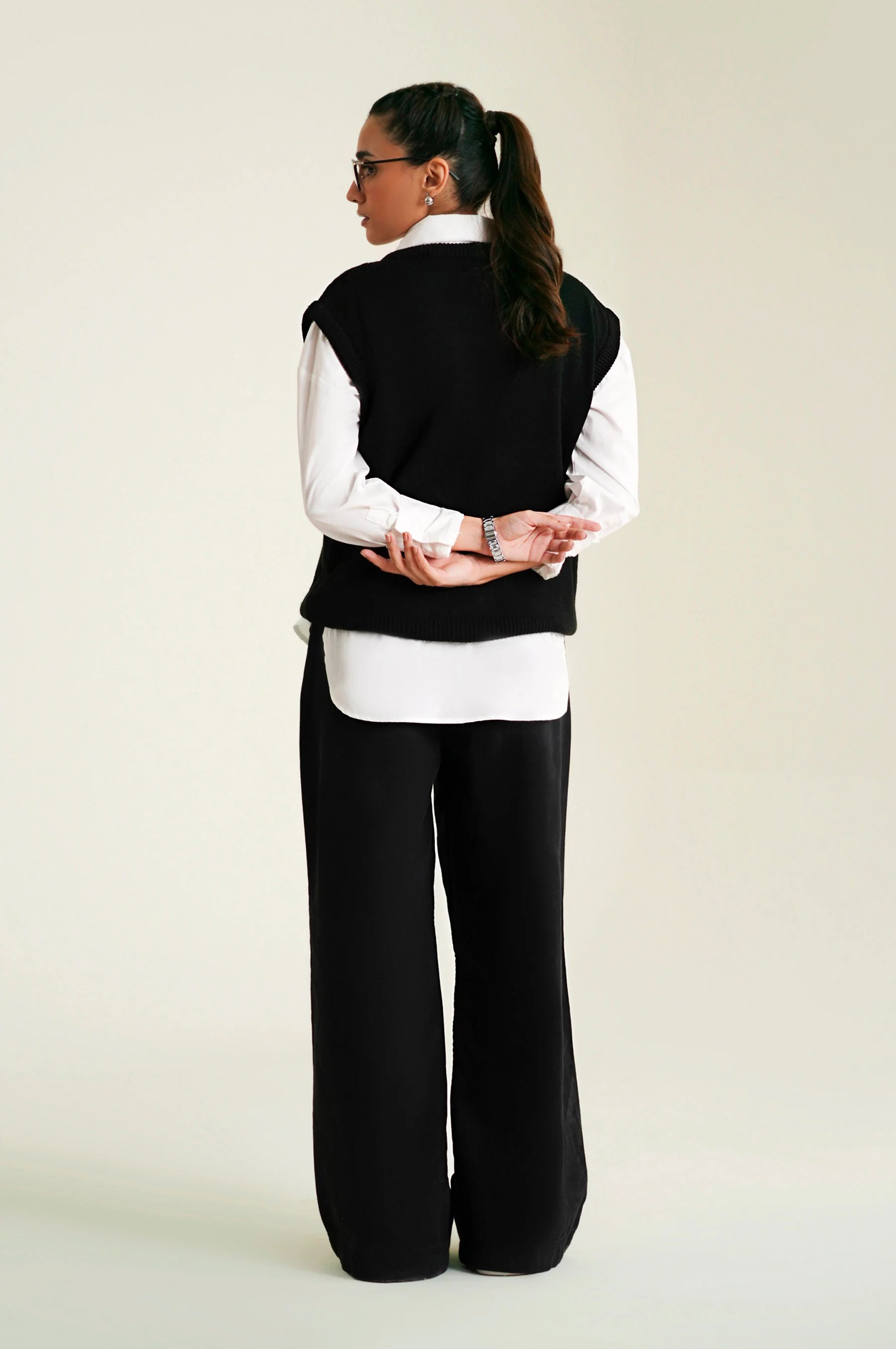 Button Down Sweater Sleeve Less - Image 5