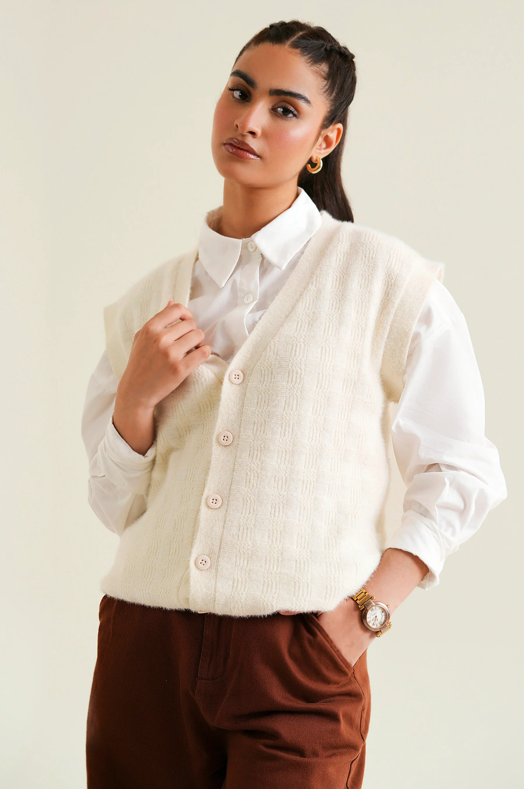 Button Down Sweater Sleeve Less - Image 4