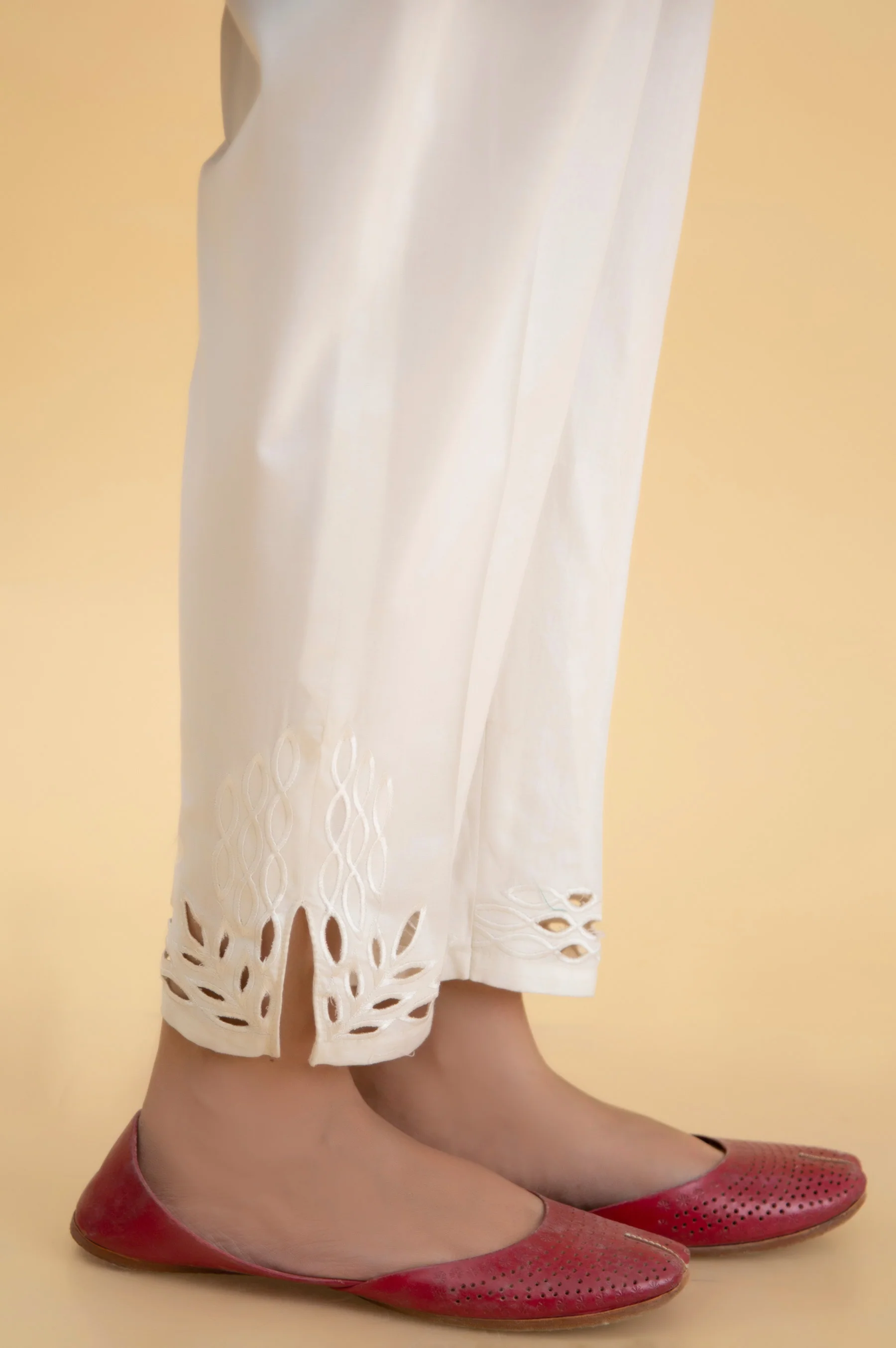 Embroidered Cambric Capri Pants - Image 4