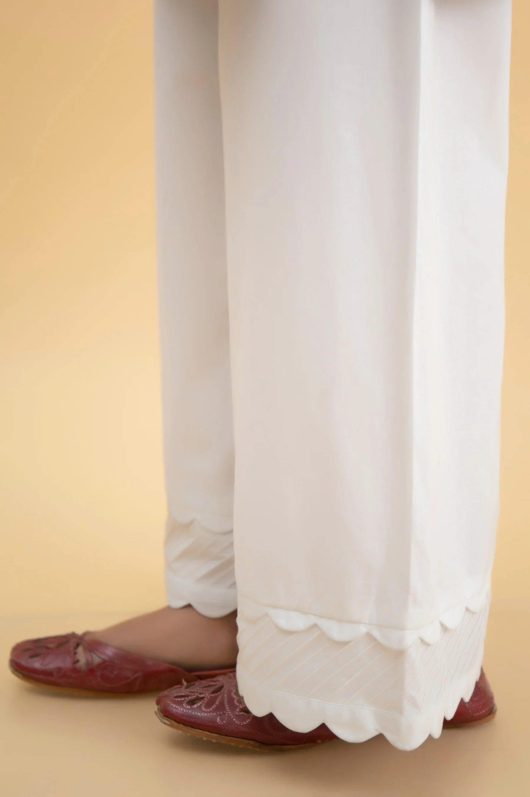Embroidered Cambric Culottes Pants - Image 4