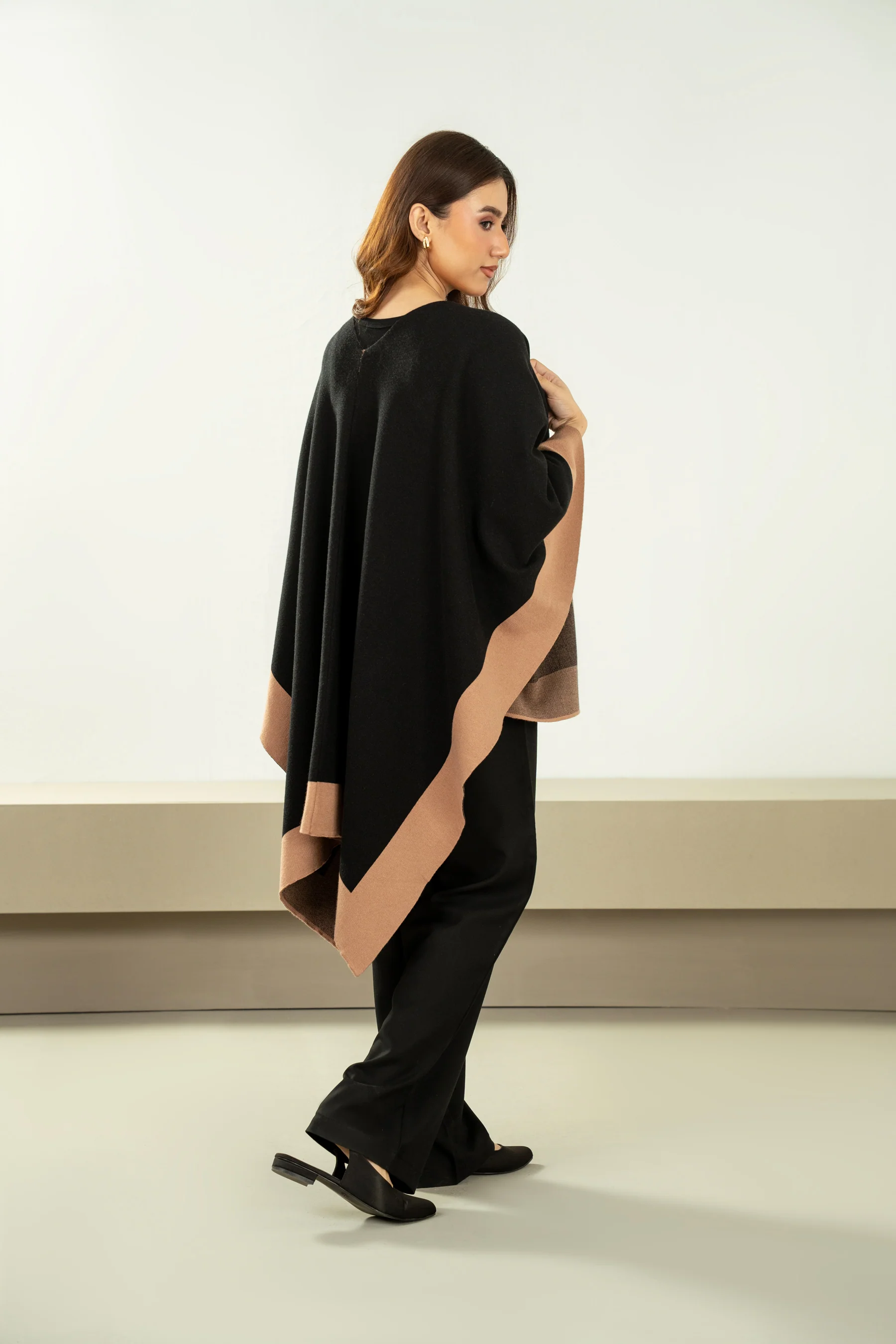 CAPE SHAWL - Image 5