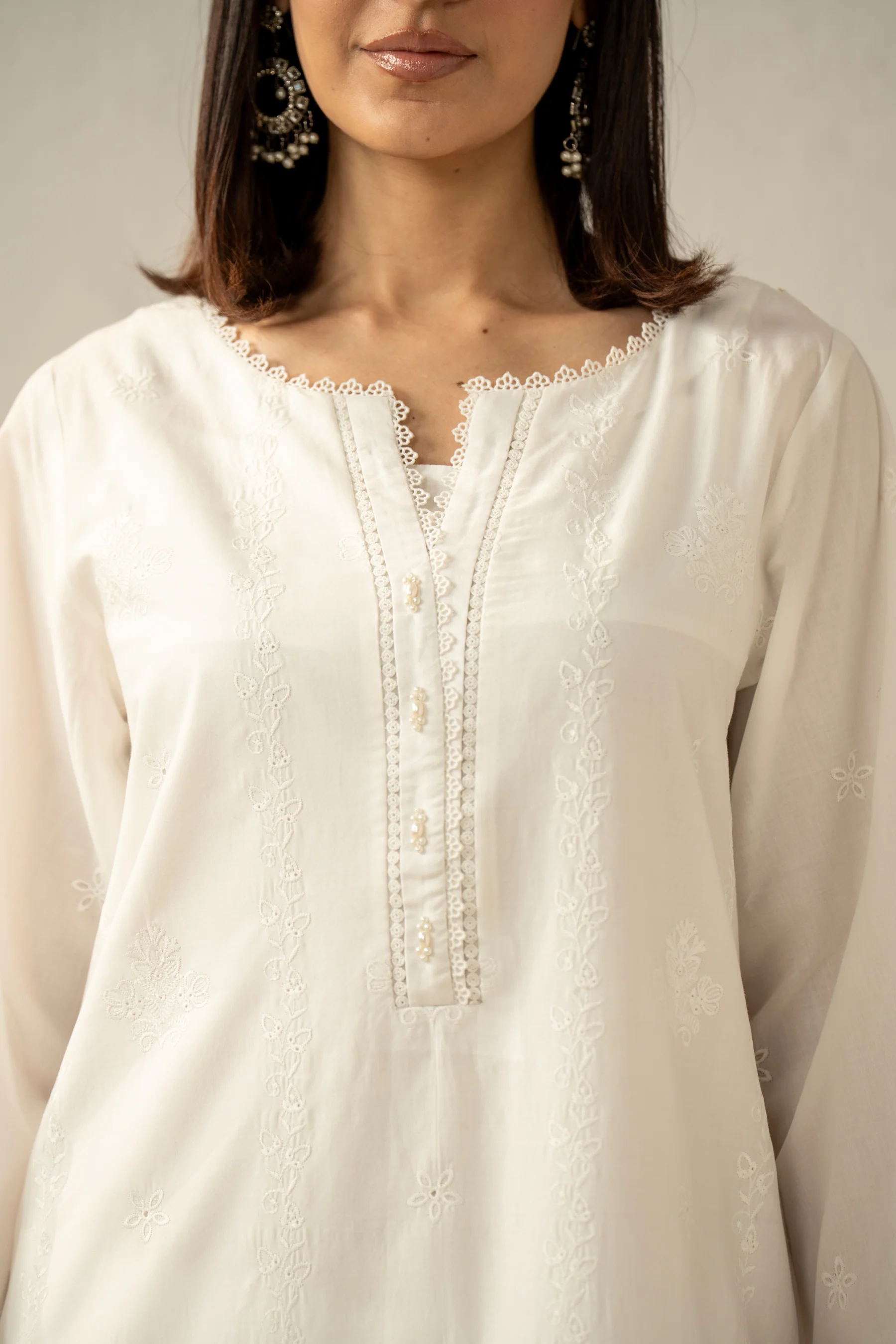 EMBROIDERED CHIKANKARI LAWN STITCHED 3 PIECE SUIT - Image 2