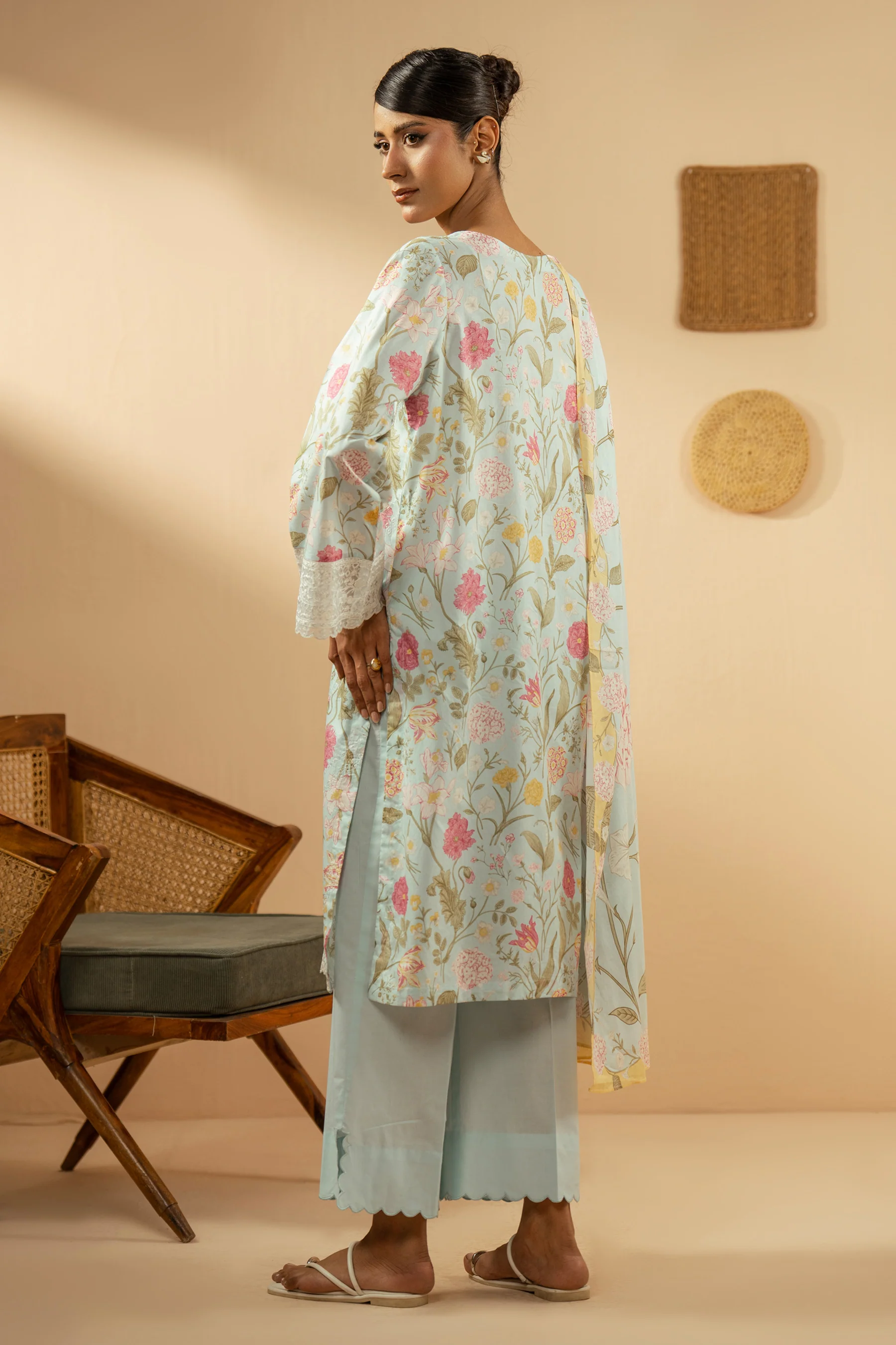 EMBROIDERED LAWN STITCHED 3 PIECE SUIT - Image 3