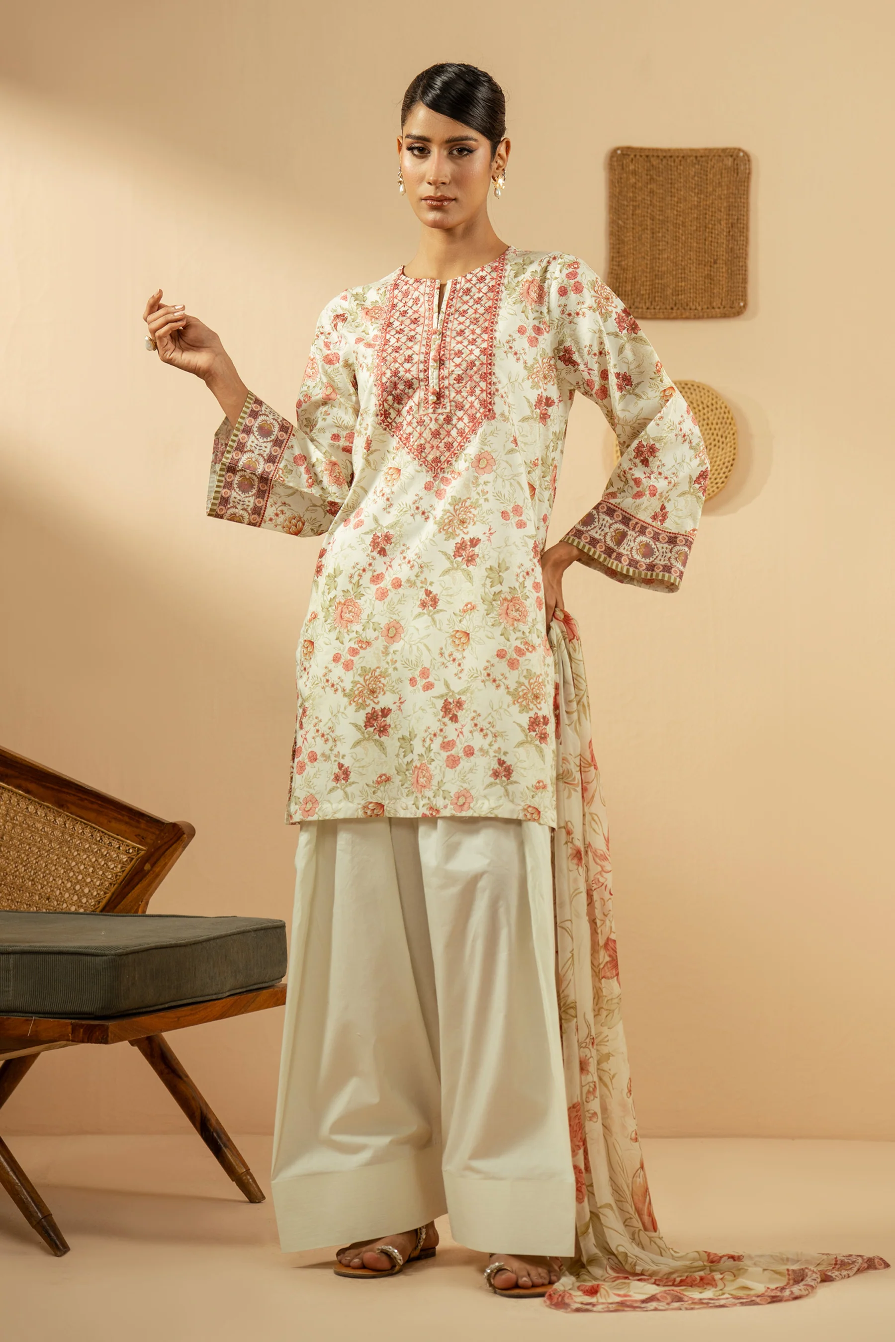 PRINTED LAWN STITCHED 3 PIECE SUIT - Image 5