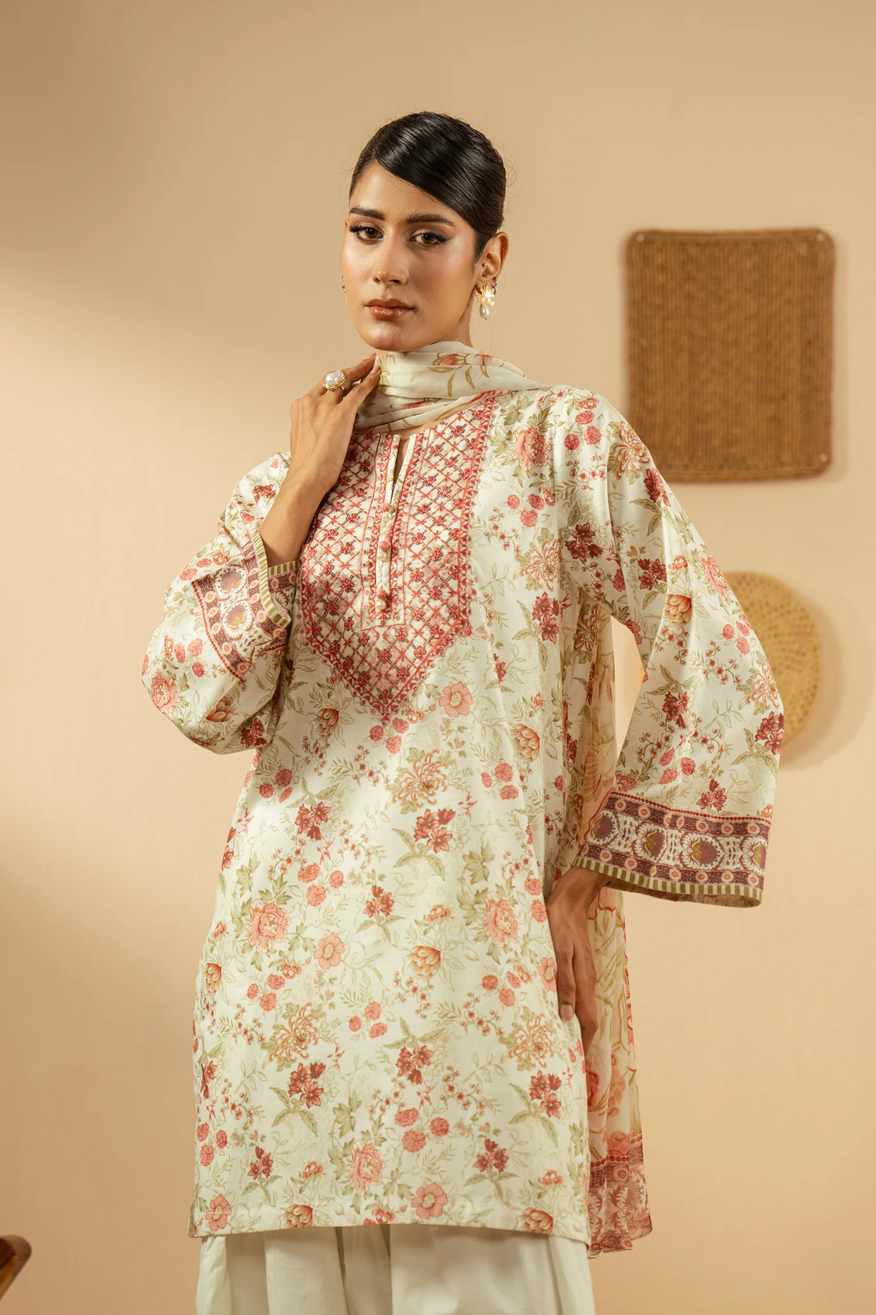 PRINTED LAWN STITCHED 3 PIECE SUIT - Image 6