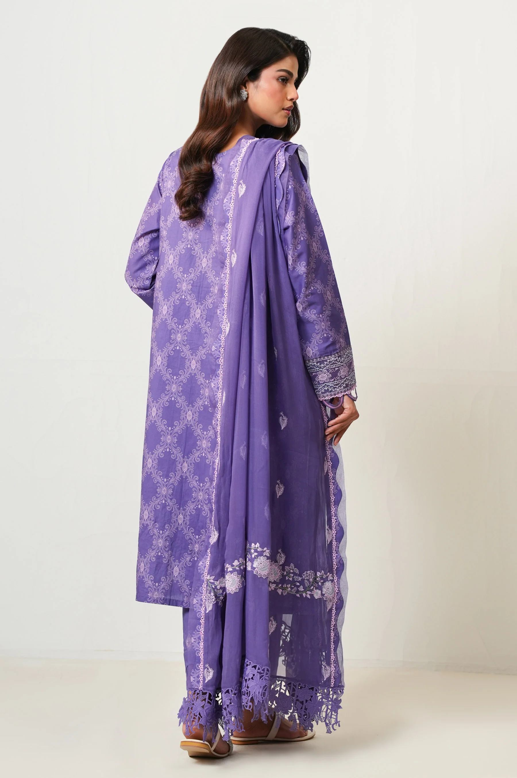 UNSTITCHED EMBROIDERED LAWN SHIRT - Image 4