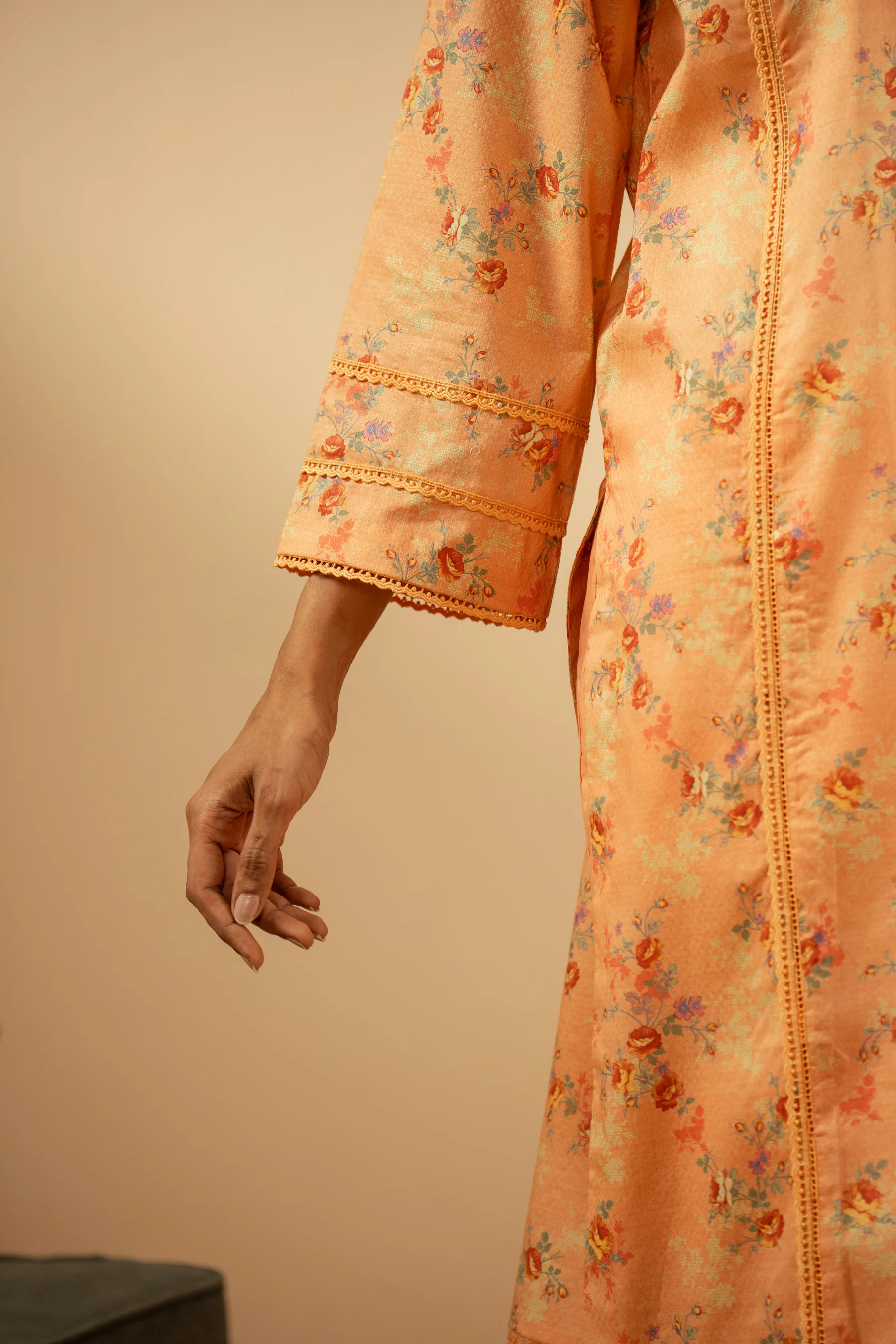 UNSTITCHED EMBROIDERED LAWN SHIRT - Image 4