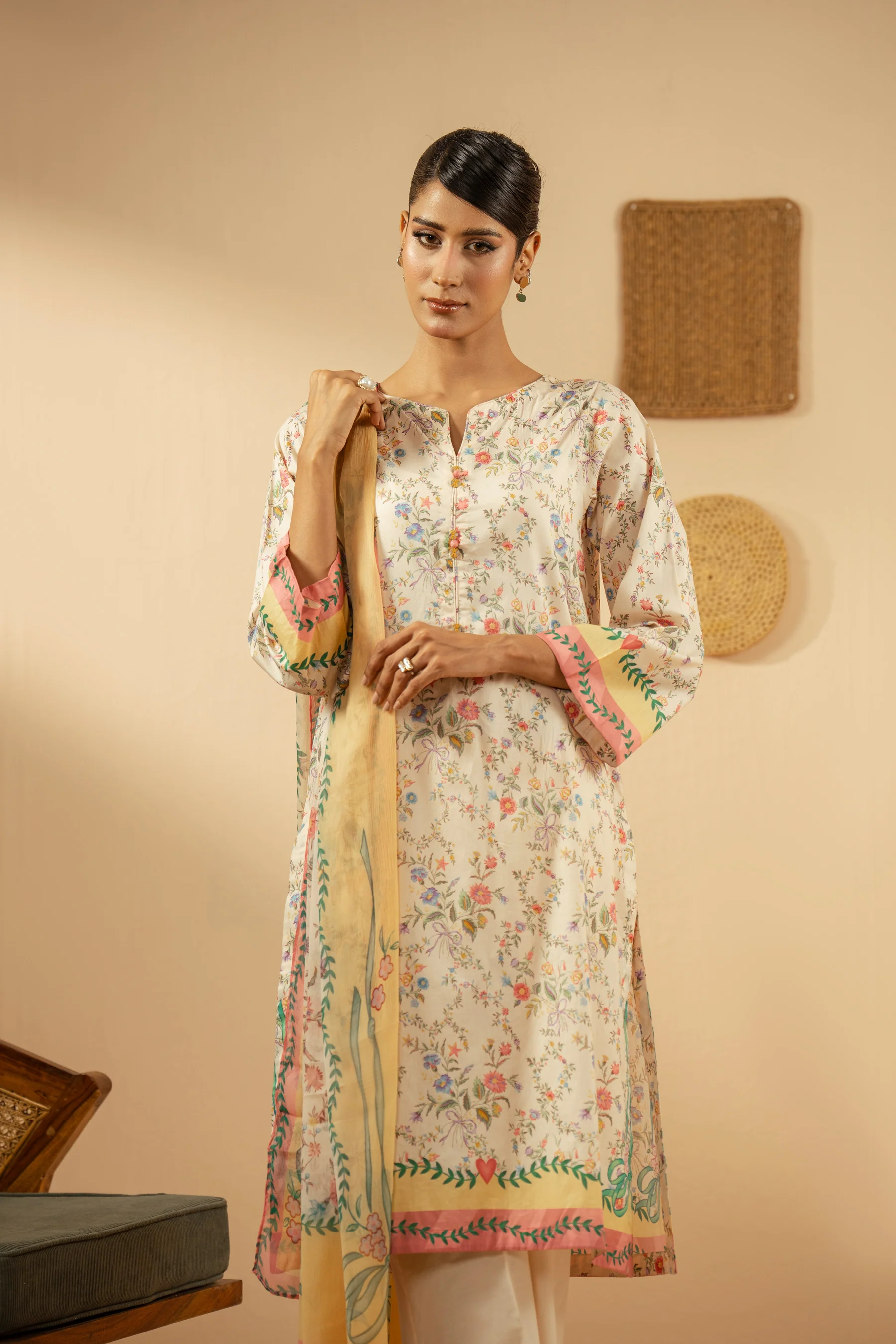 PRINTED LAWN STITCHED 3 PIECE SUIT - Image 4