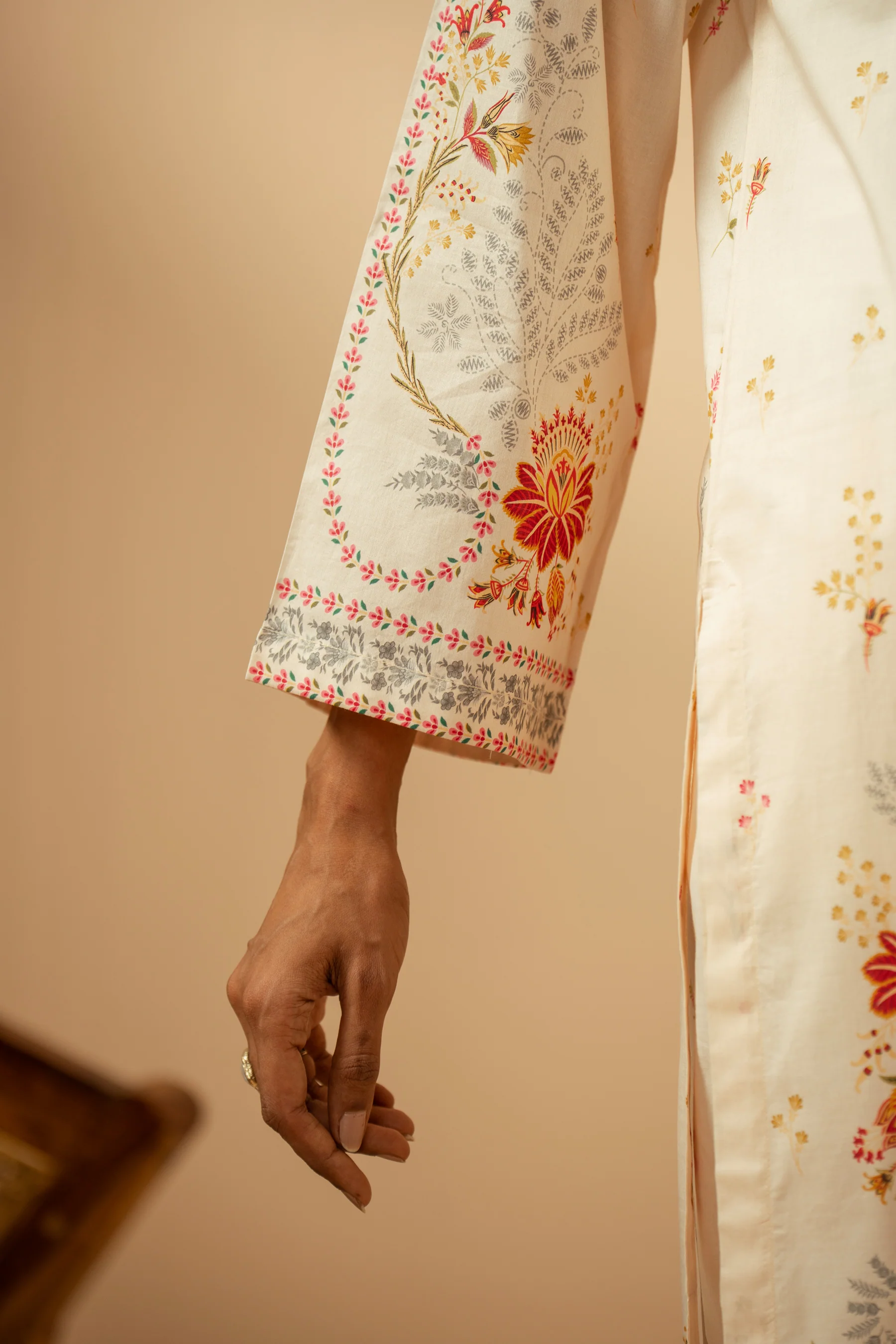 PRINTED LAWN STITCHED 3 PIECE SUIT - Image 6