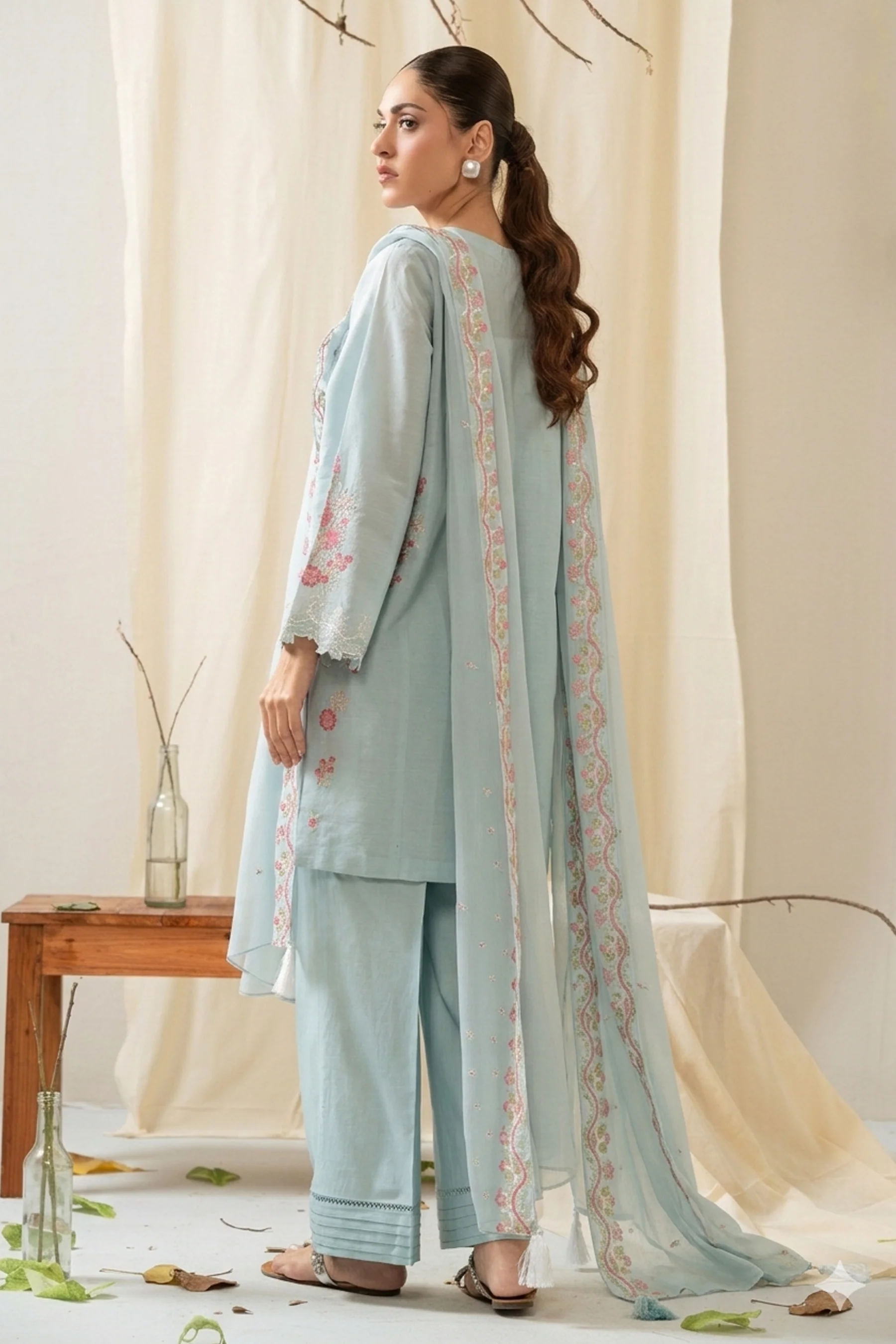 EMBROIDERED CAMBRIC STITCHED 3 PIECE SUIT - Image 5