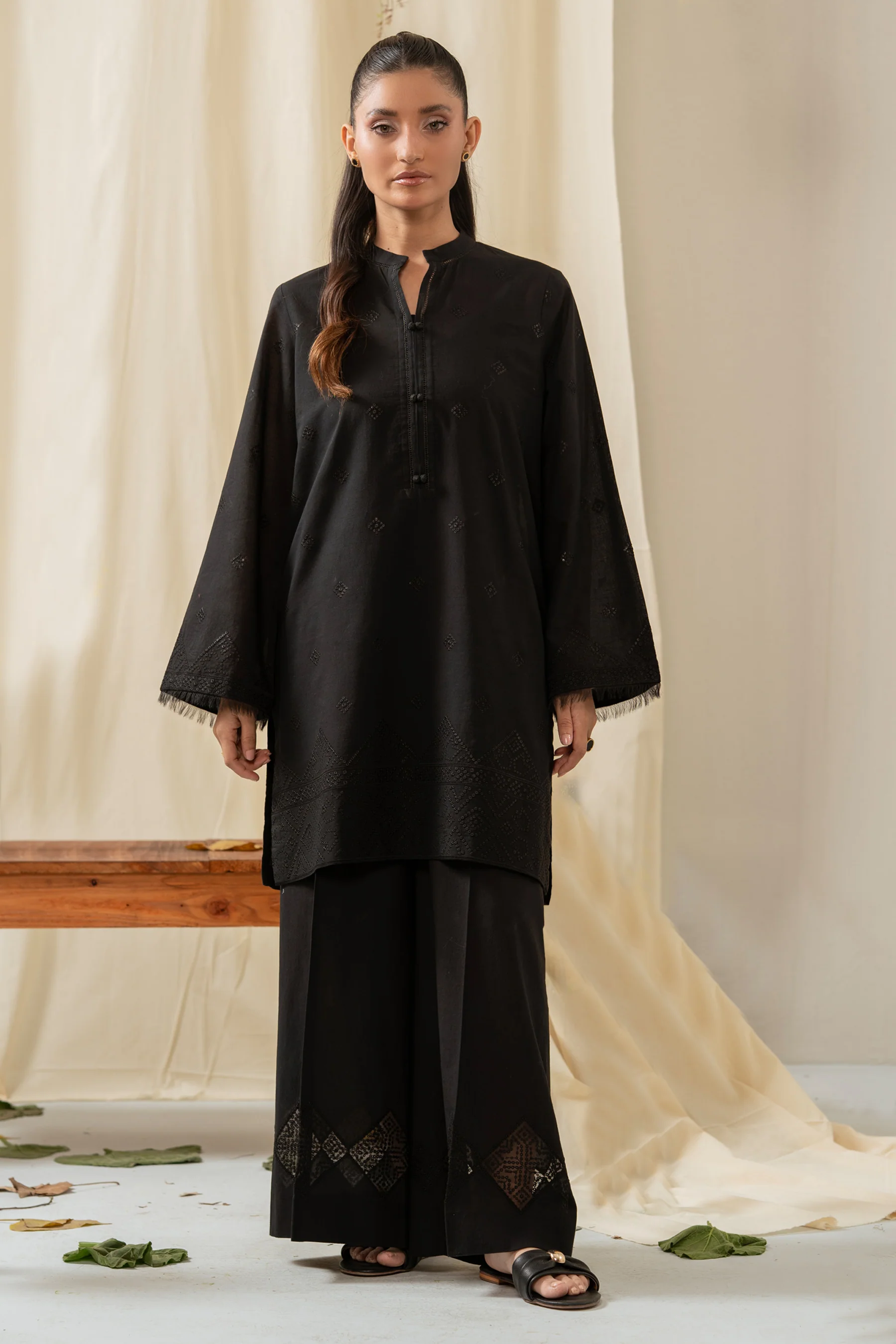 EMBROIDERED CAMBRIC STITCHED SHIRT BOTTOM