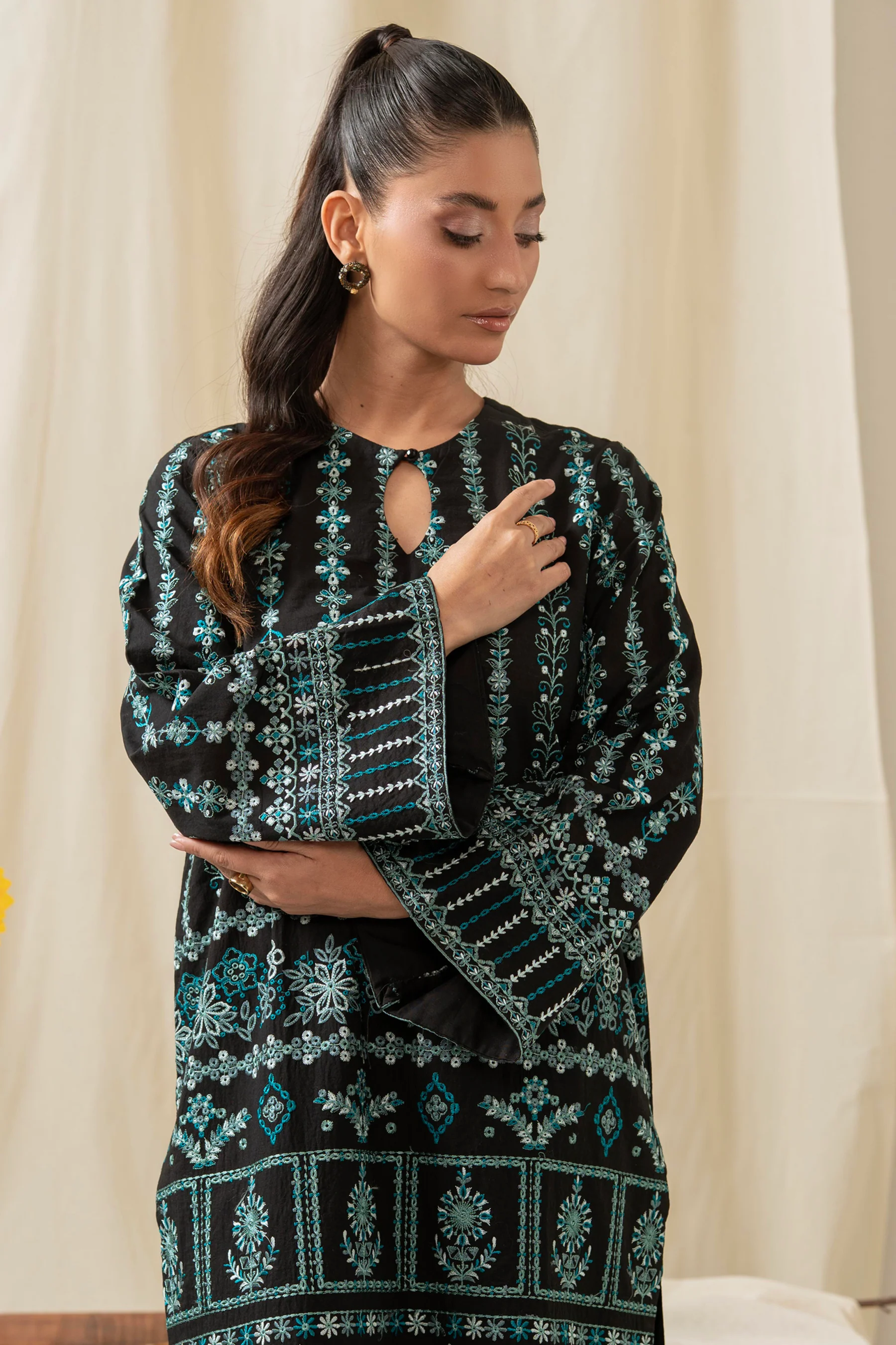 EMBROIDERED CAMBRIC STITCHED SHIRT BOTTOM - Image 6