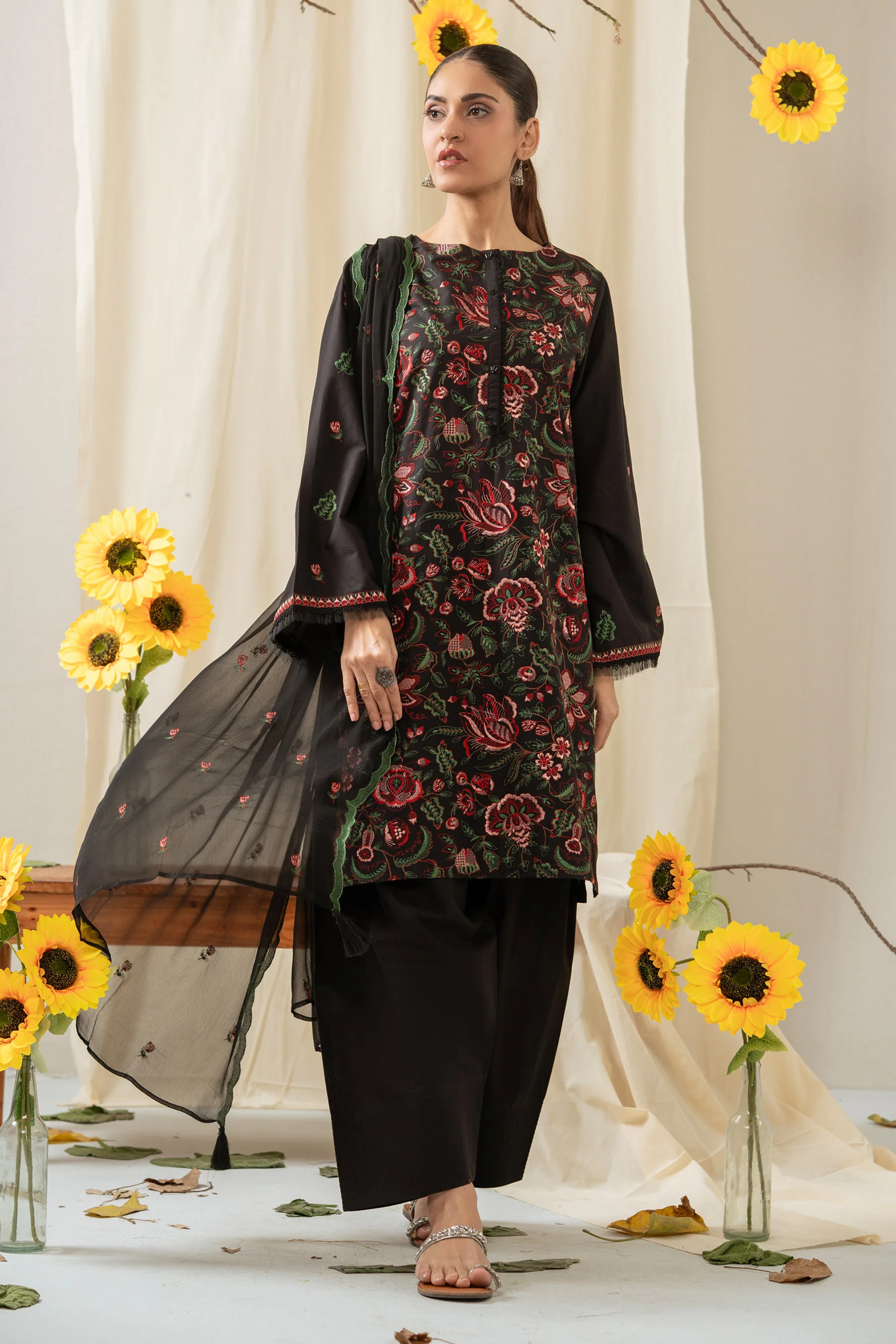 EMBROIDERED LAWN STITCHED 3 PIECE SUIT - Image 6
