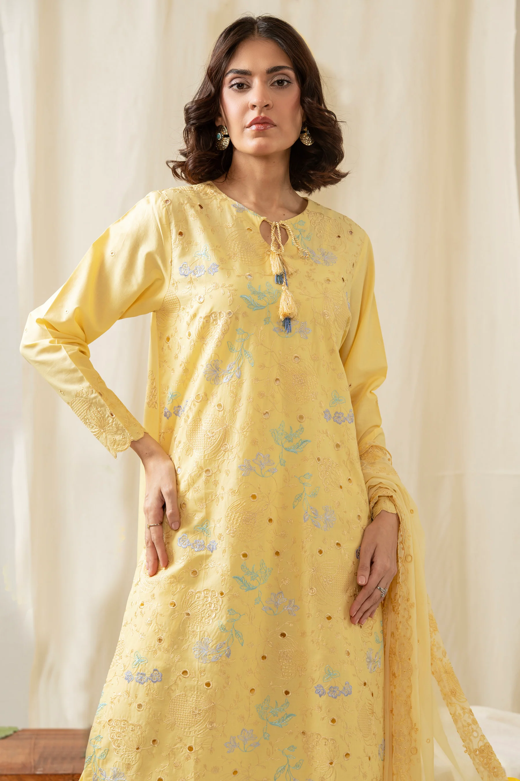 EMBROIDERED LAWN STITCHED 3 PIECE SUIT (FACTORY E-OUTLET) - Image 5