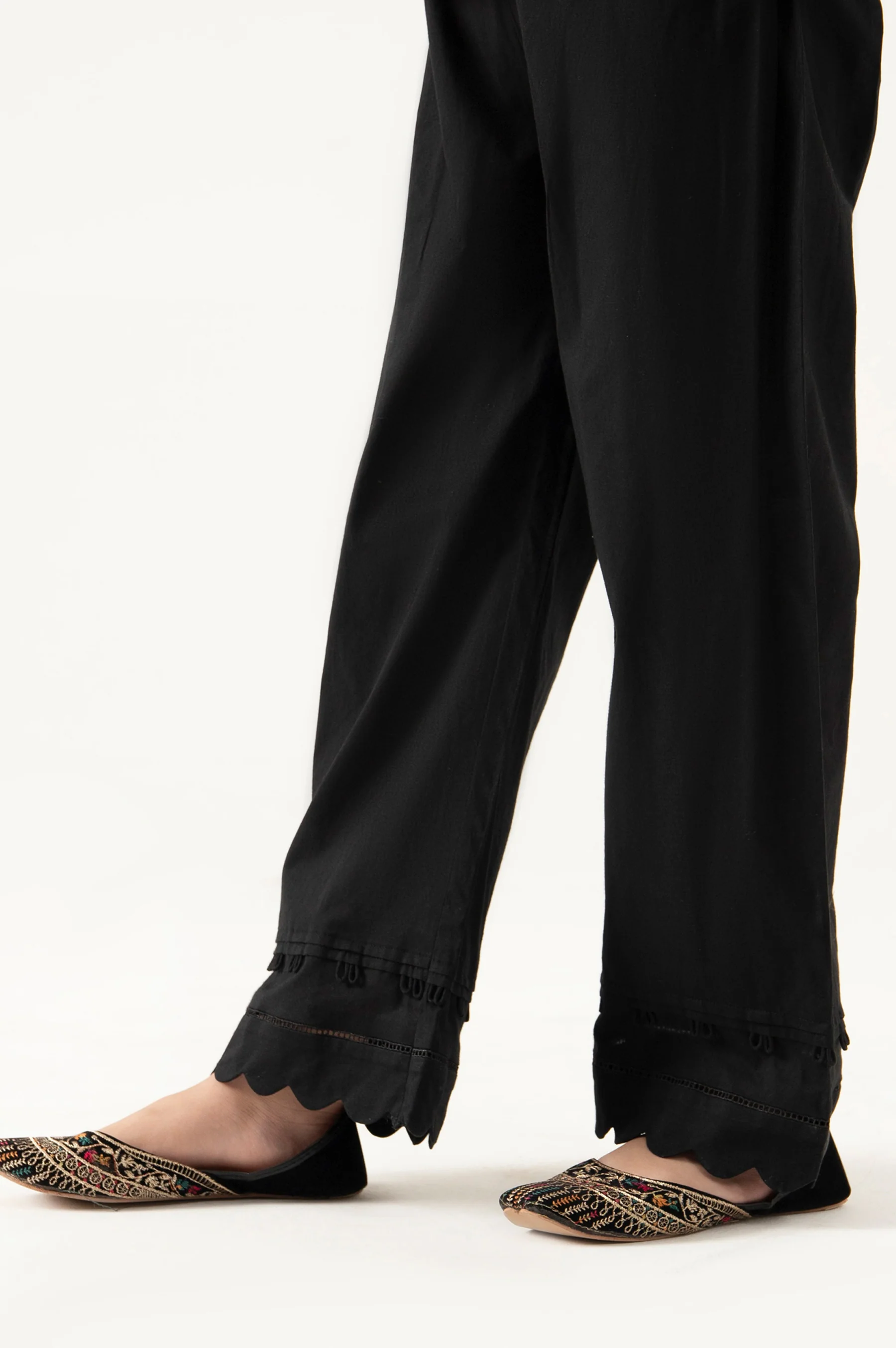 Embellished Culotte Pants  - Black - Image 2