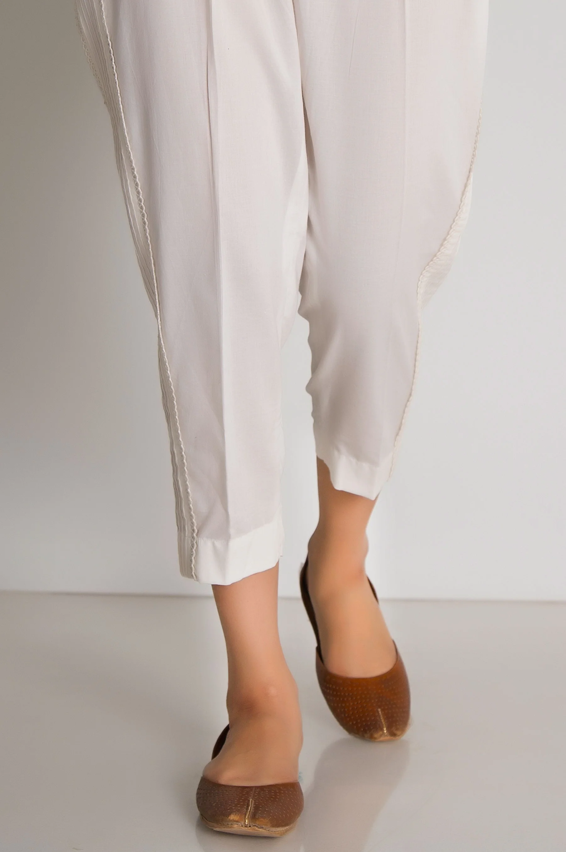 Embellished Capri Pant  - Off White - Image 4