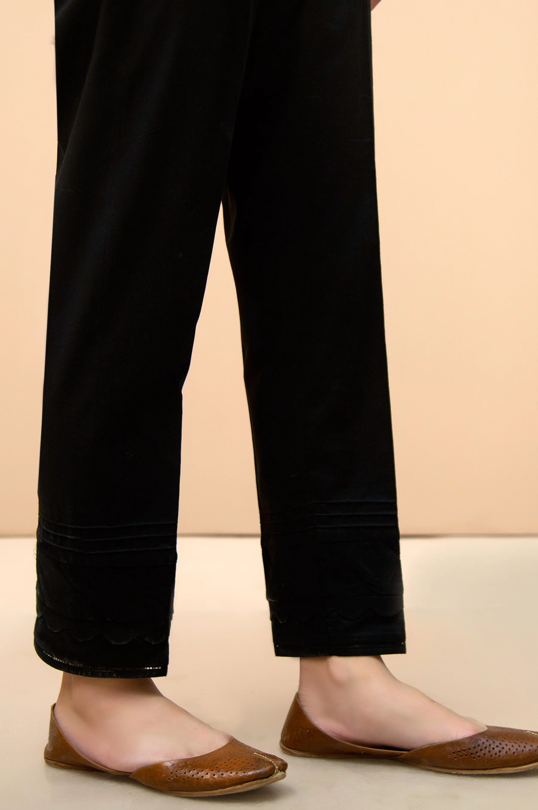 Embellished Cigarette Pants  - Black - Image 3
